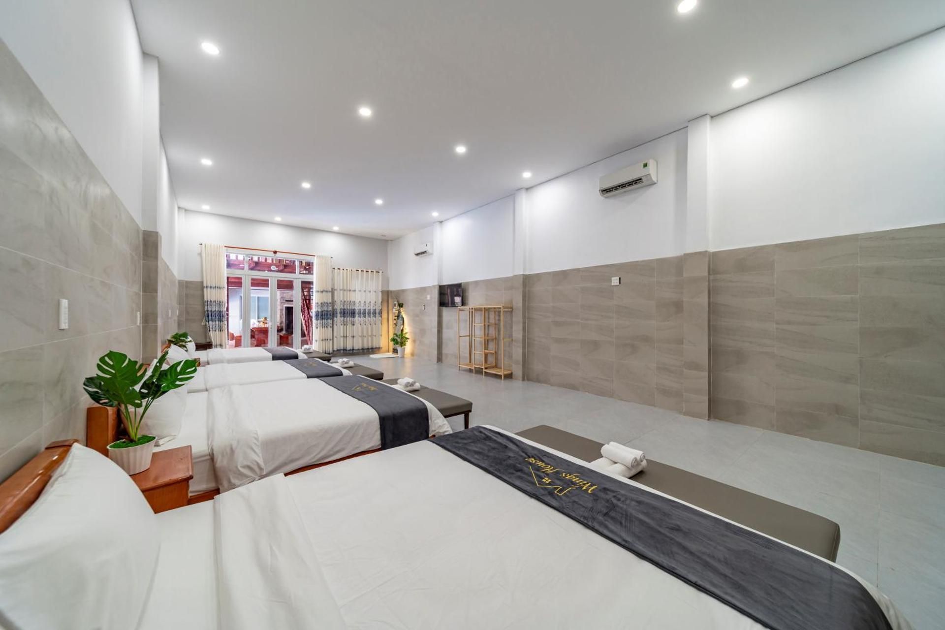 Lake View Suite