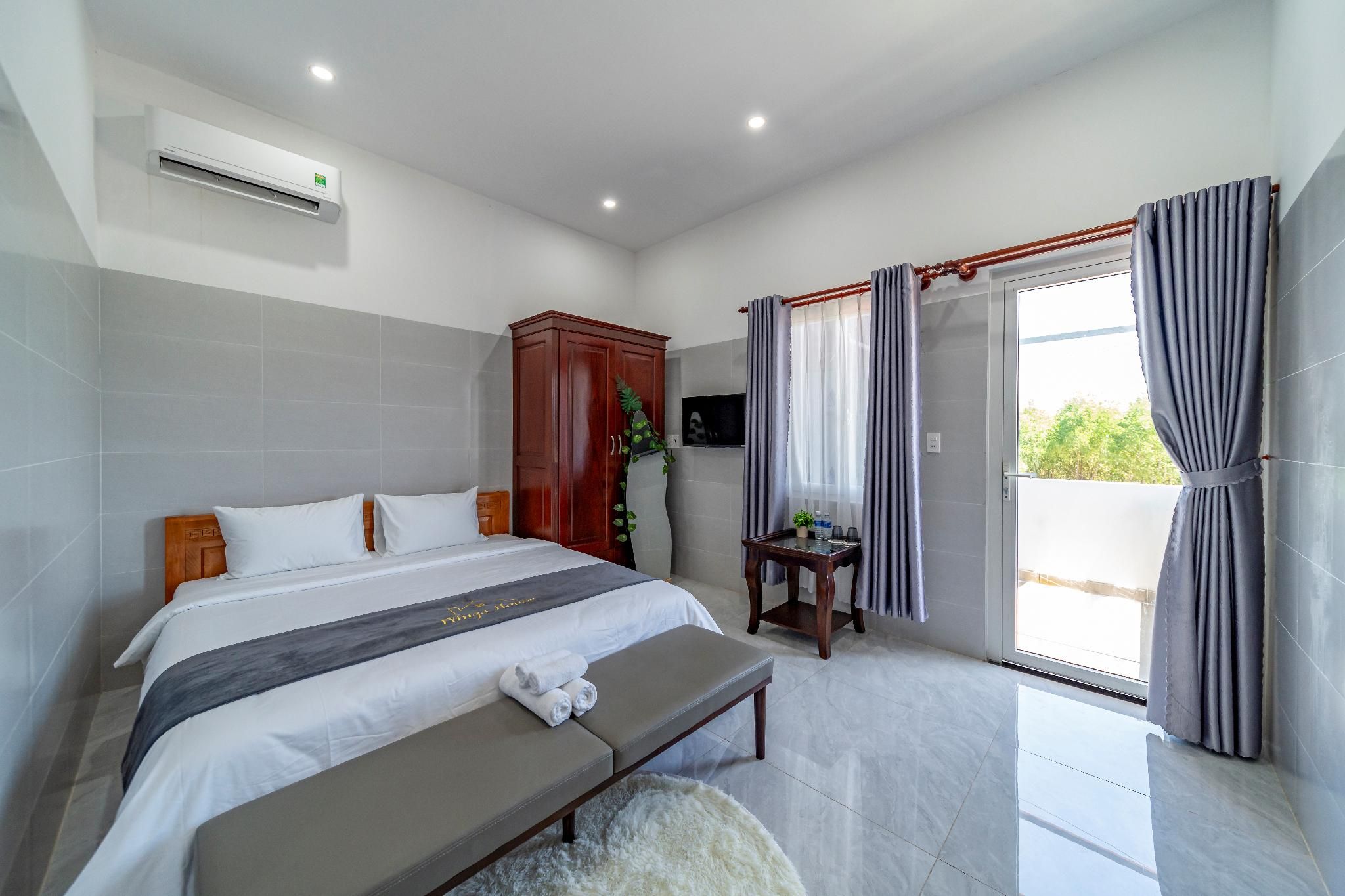 Superior Room with Balcony