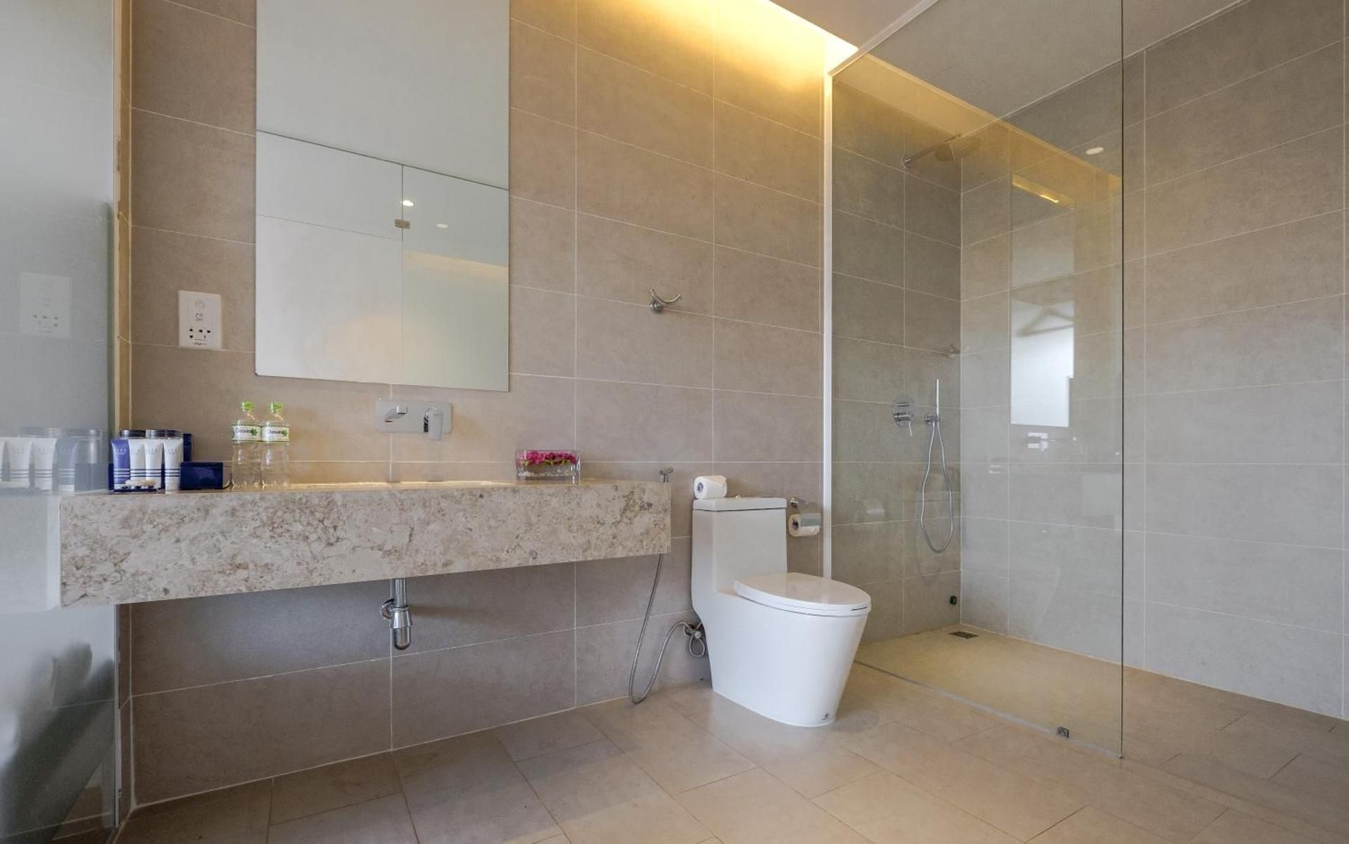 Saint Simeon Beach Residence Deluxe King Room