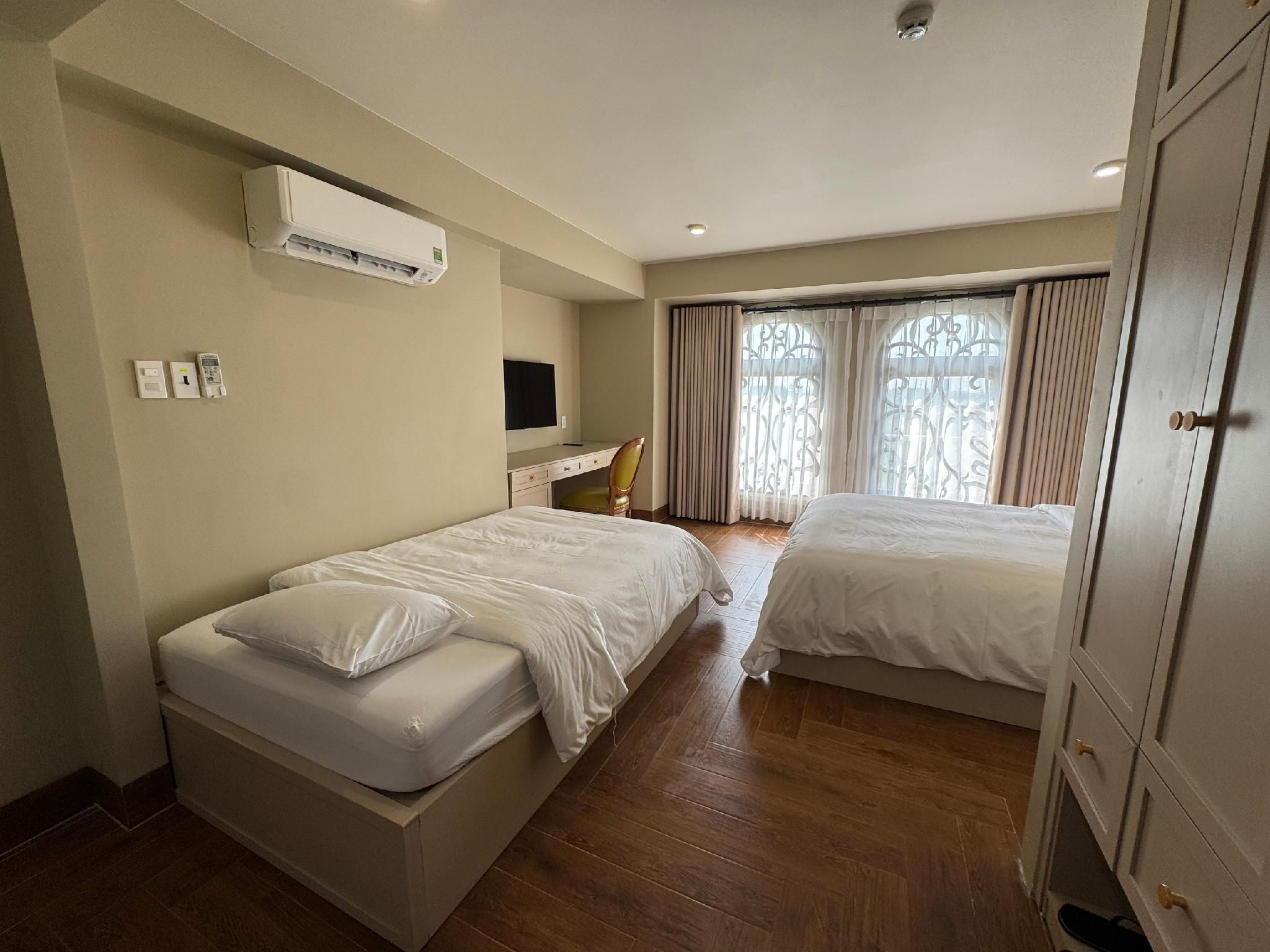 Twin Room with View