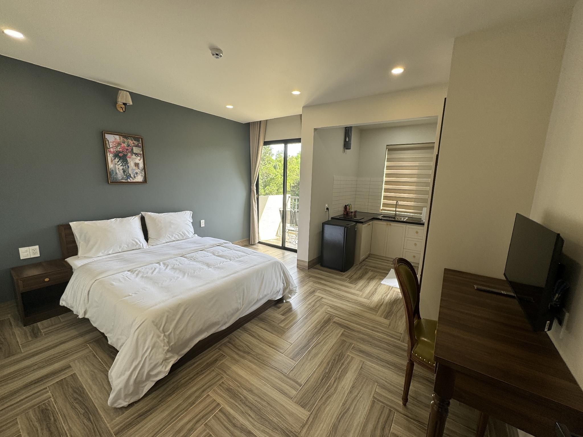 Superior Double Room with Balcony