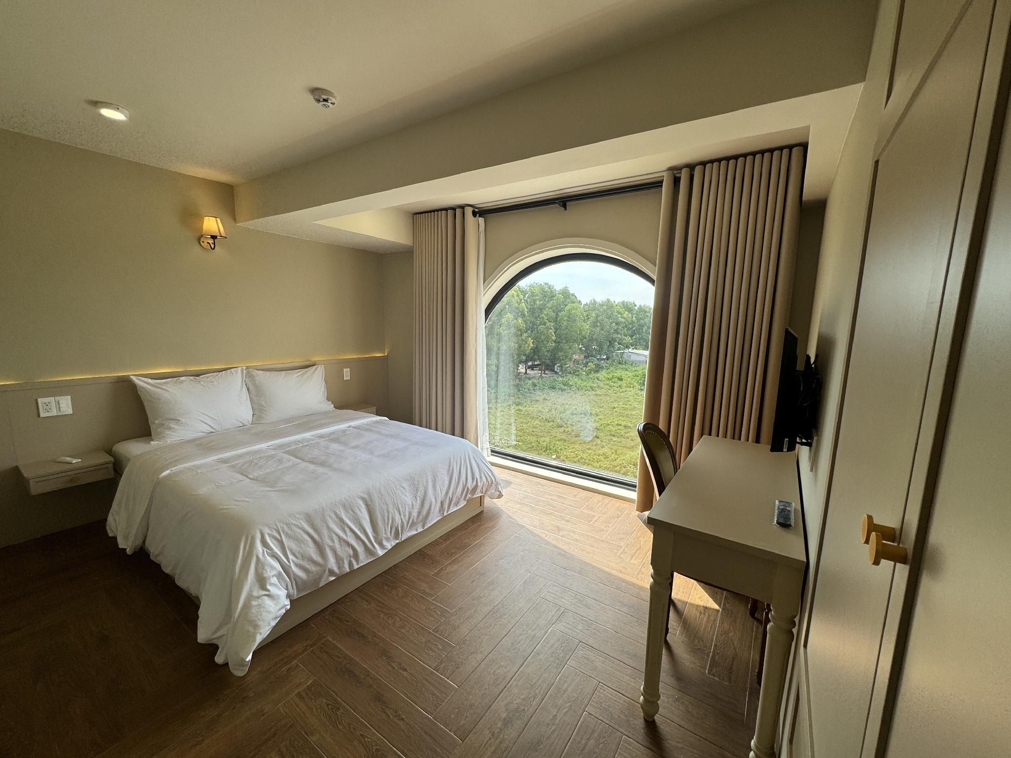 Superior Room without Window