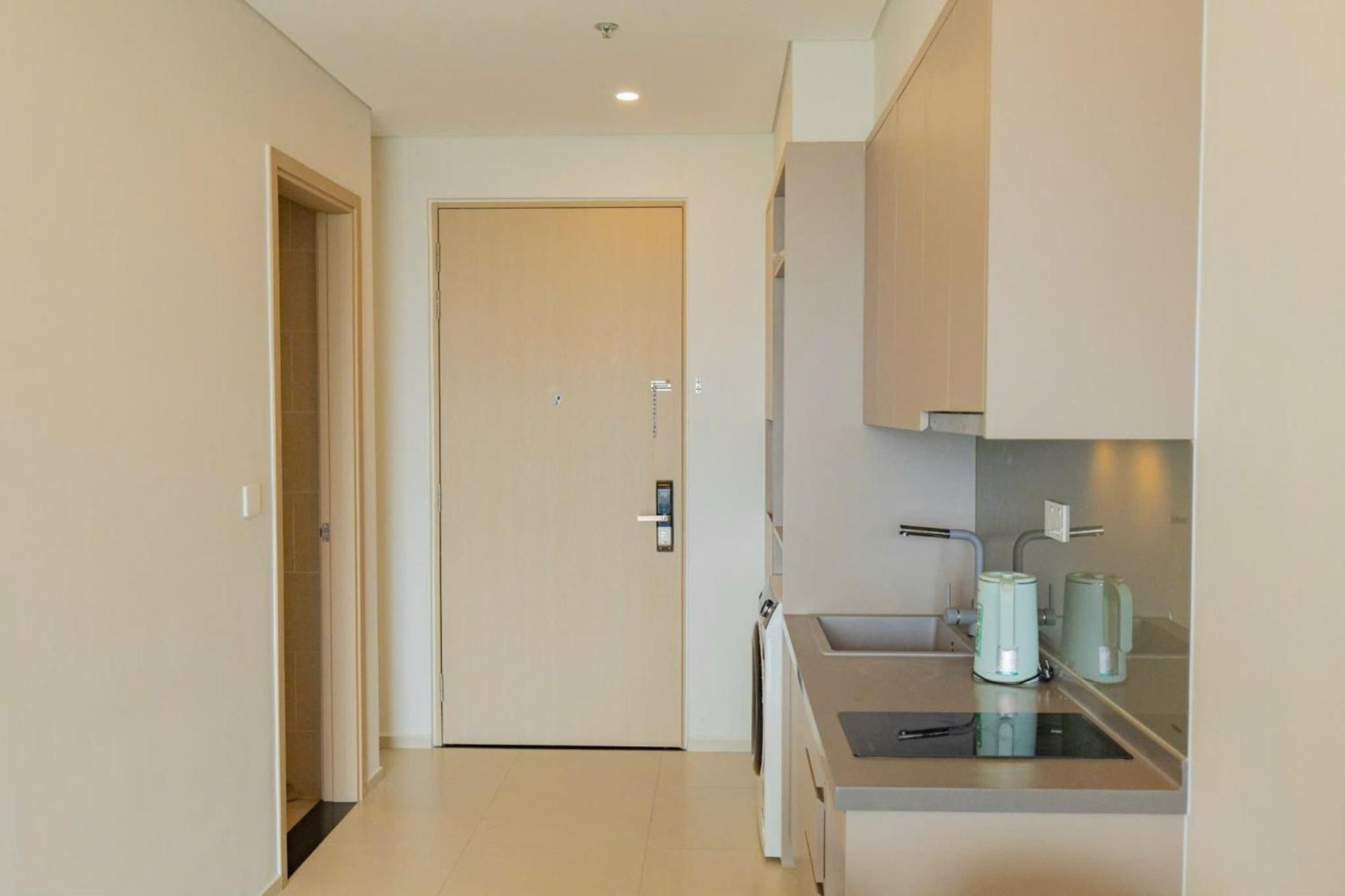 One-Bedroom Apartment with Balcony