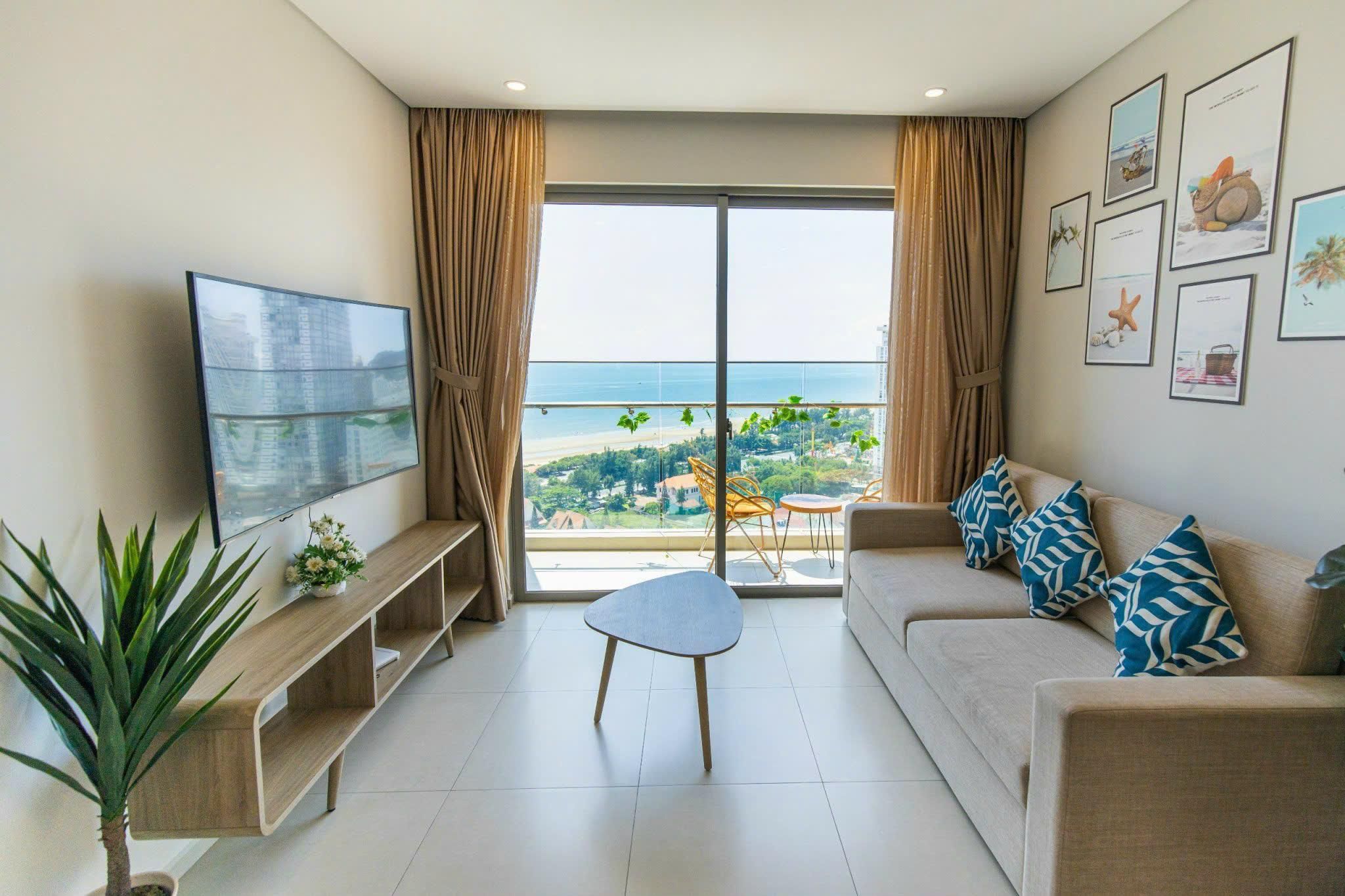 3-Bedroom Sea View Apartment