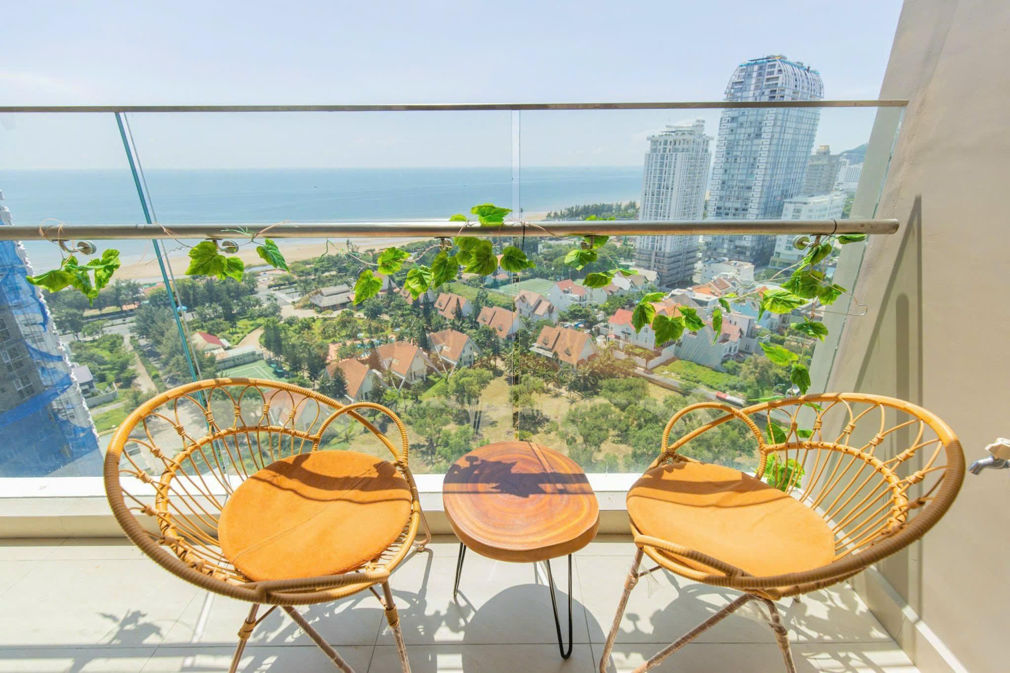 3-Bedroom Sea View Apartment