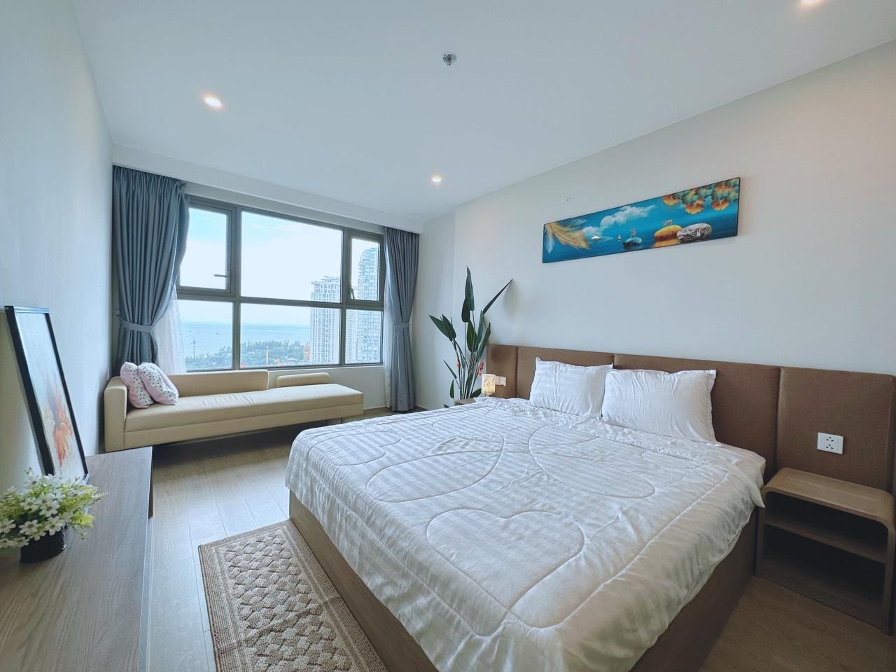 Three-Bedroom Deluxe Apartment