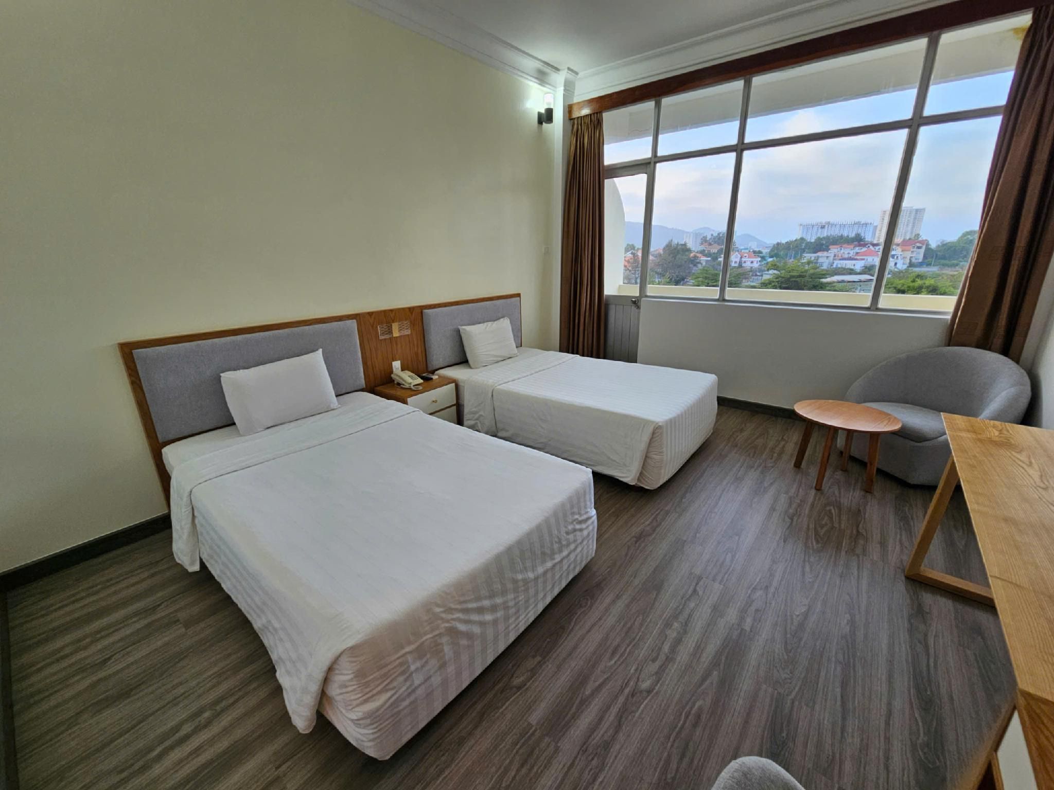 Superior Twin Room with City View