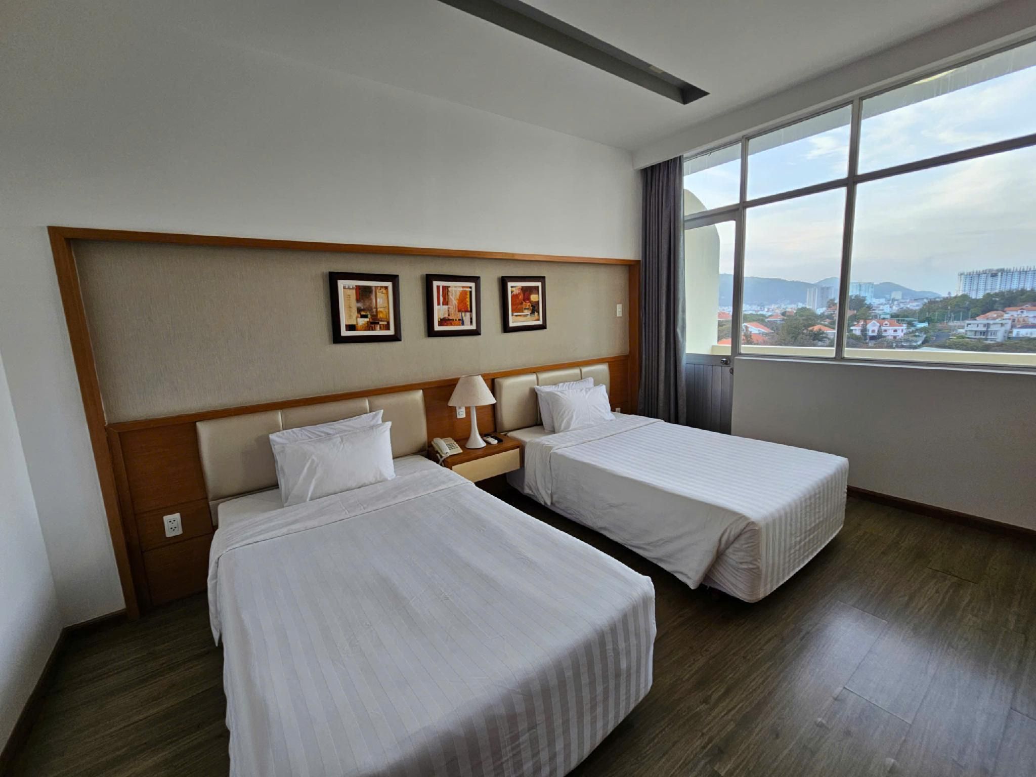 Deluxe Double Or Twin City View