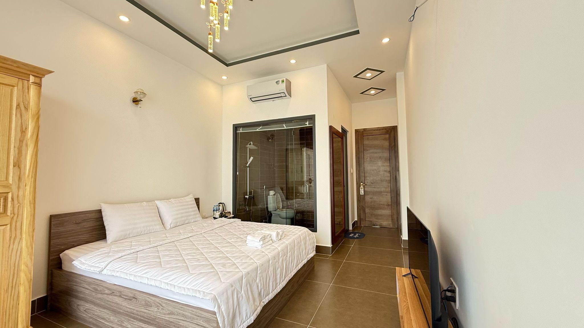 Balcony King Room