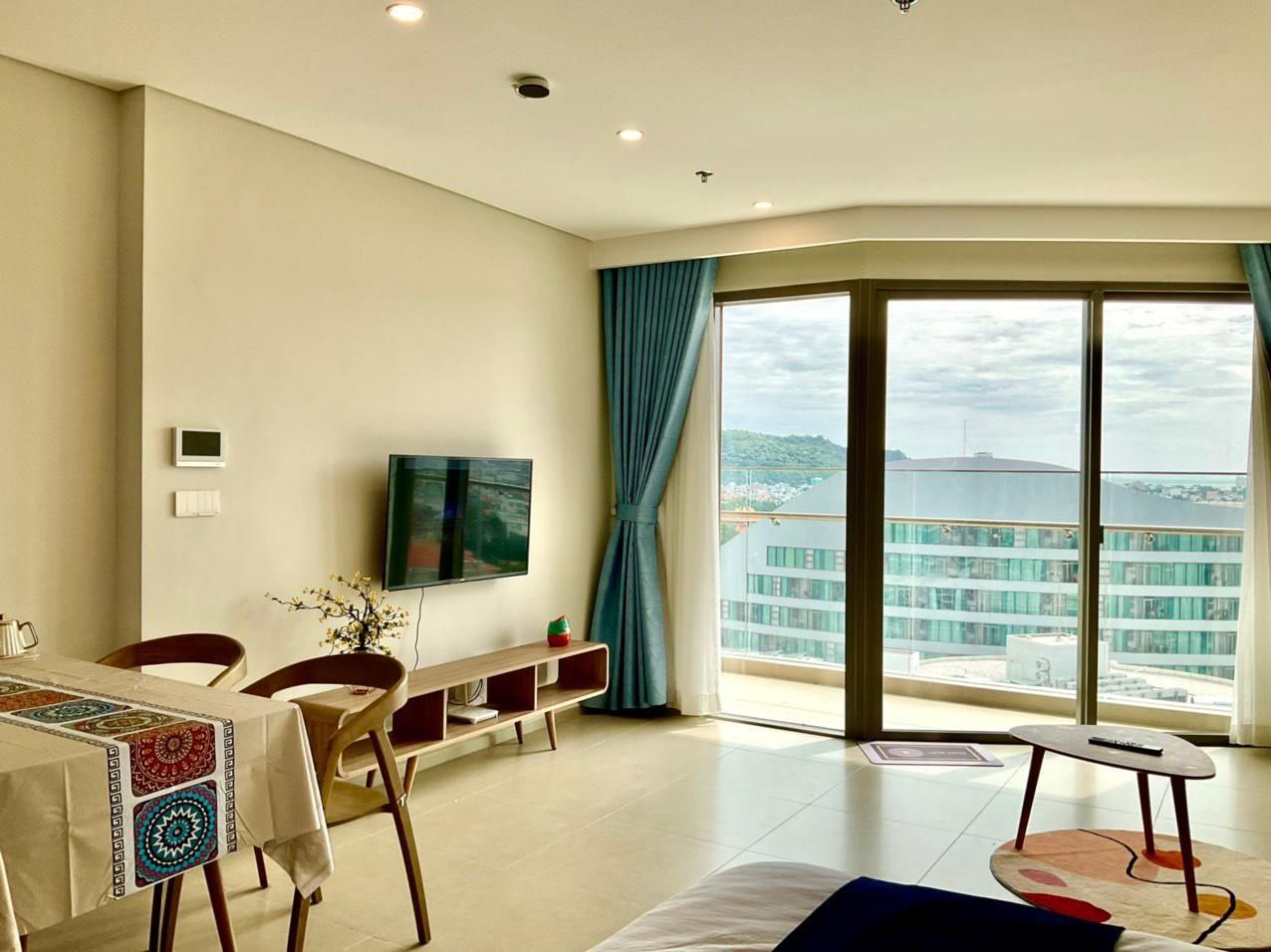 1-Bedroom Residence with Balcony