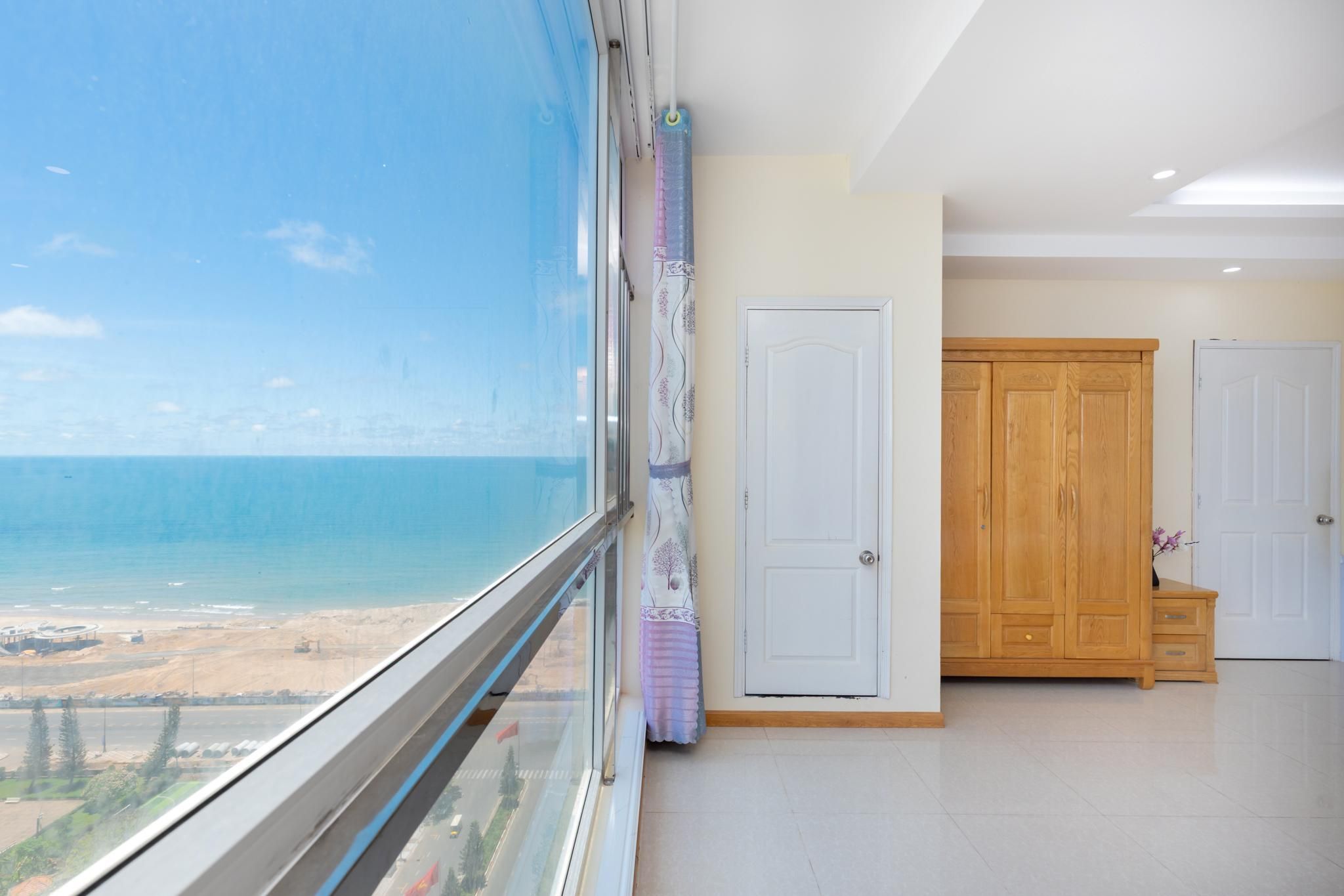 3-Bedroom Partial Sea View Apartment