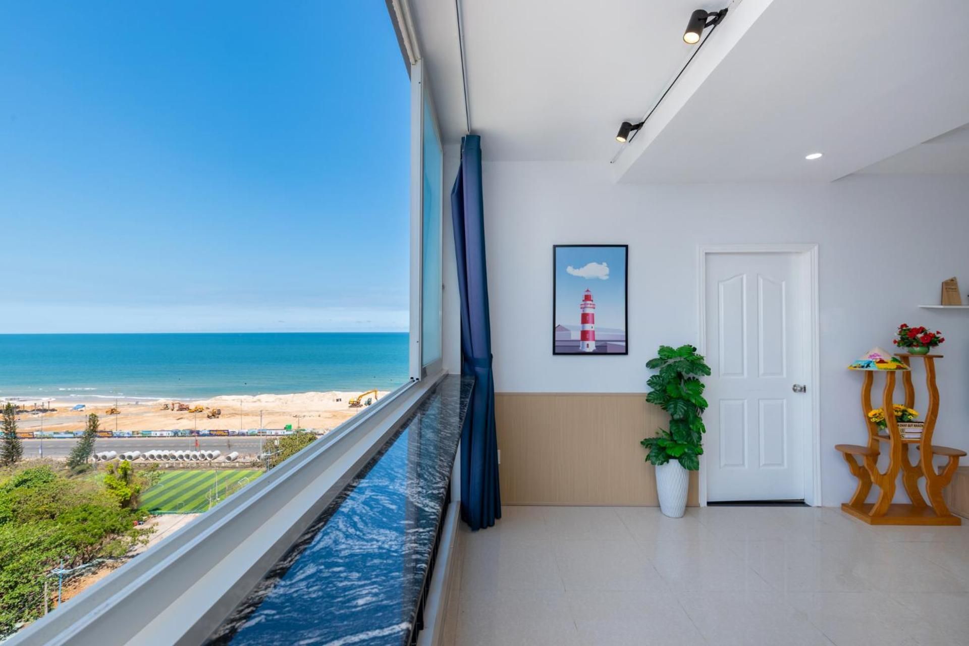 Three-Bedroom Apartment with Ocean View