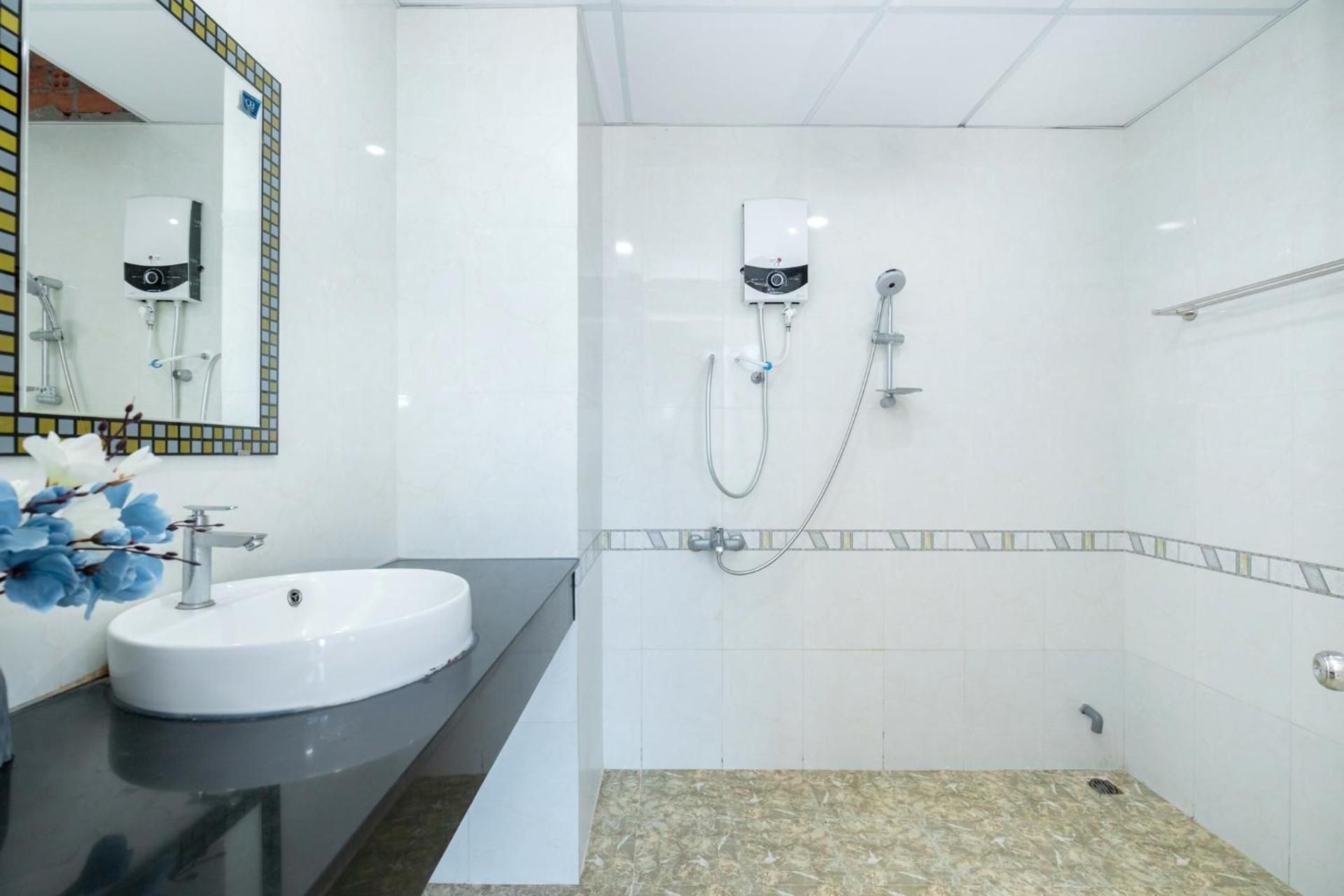 Three-Bedroom Apartment - High Floor
