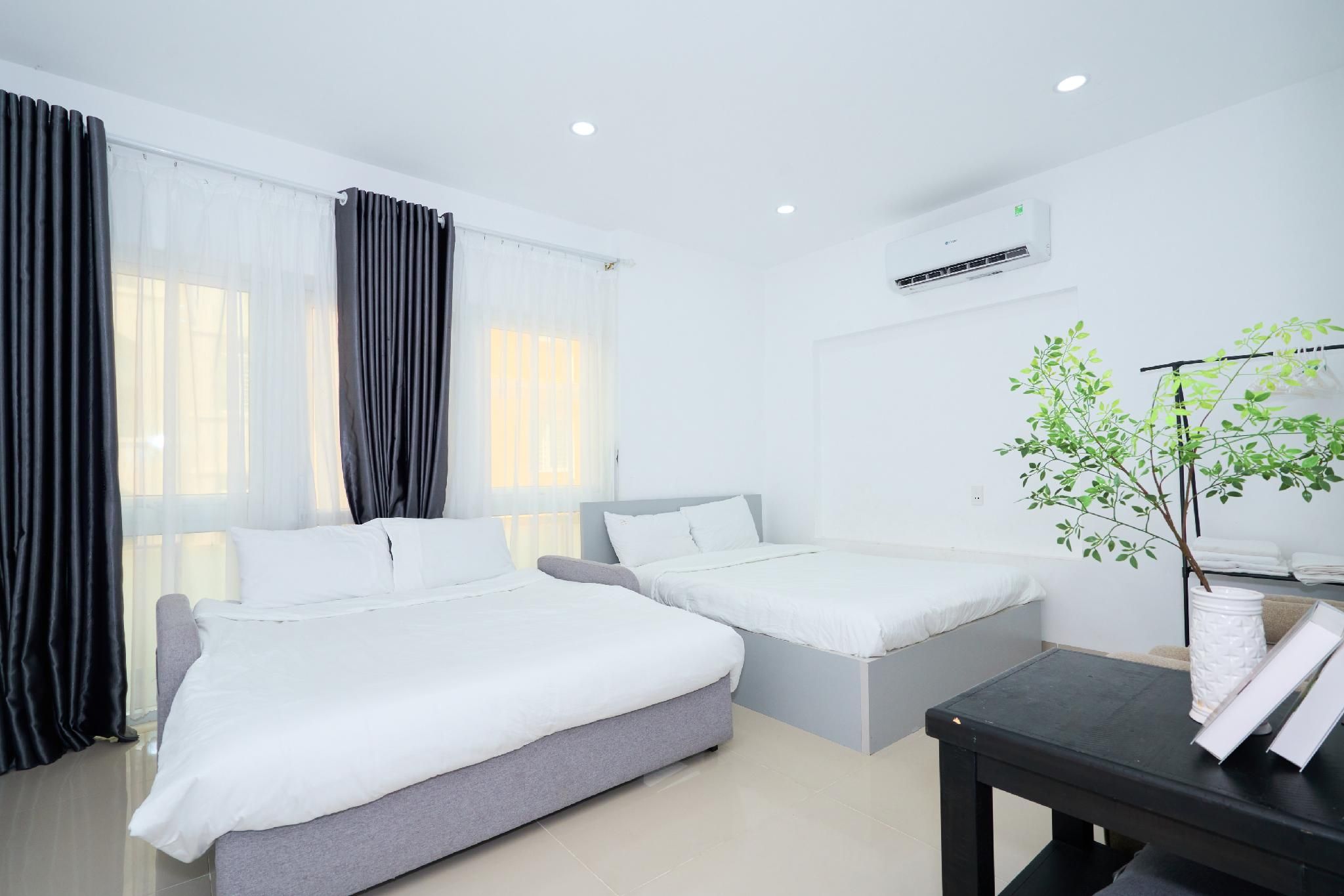Family Triple Queen Room