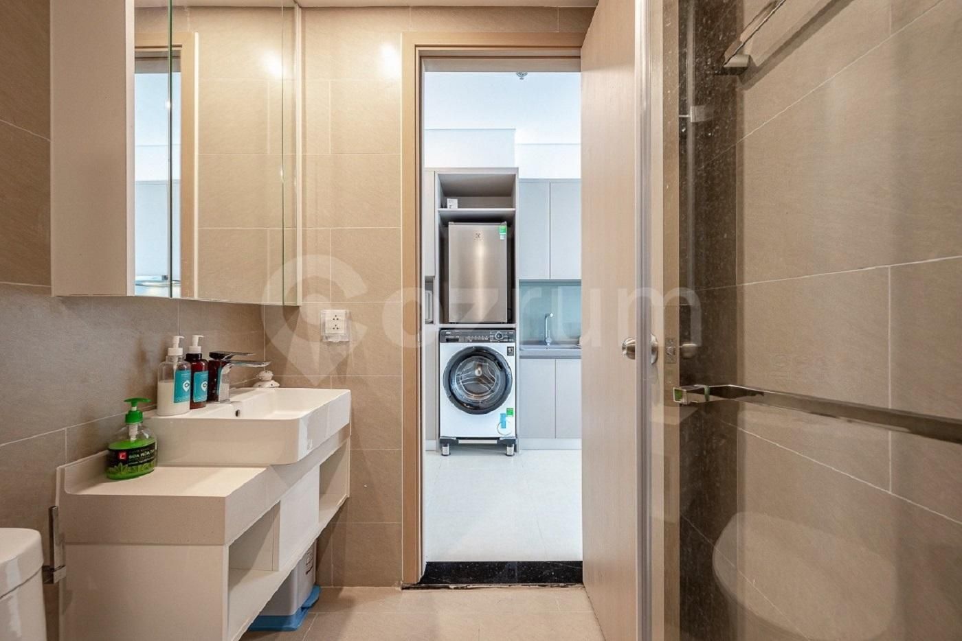Deluxe Studio Apartment with Balcony