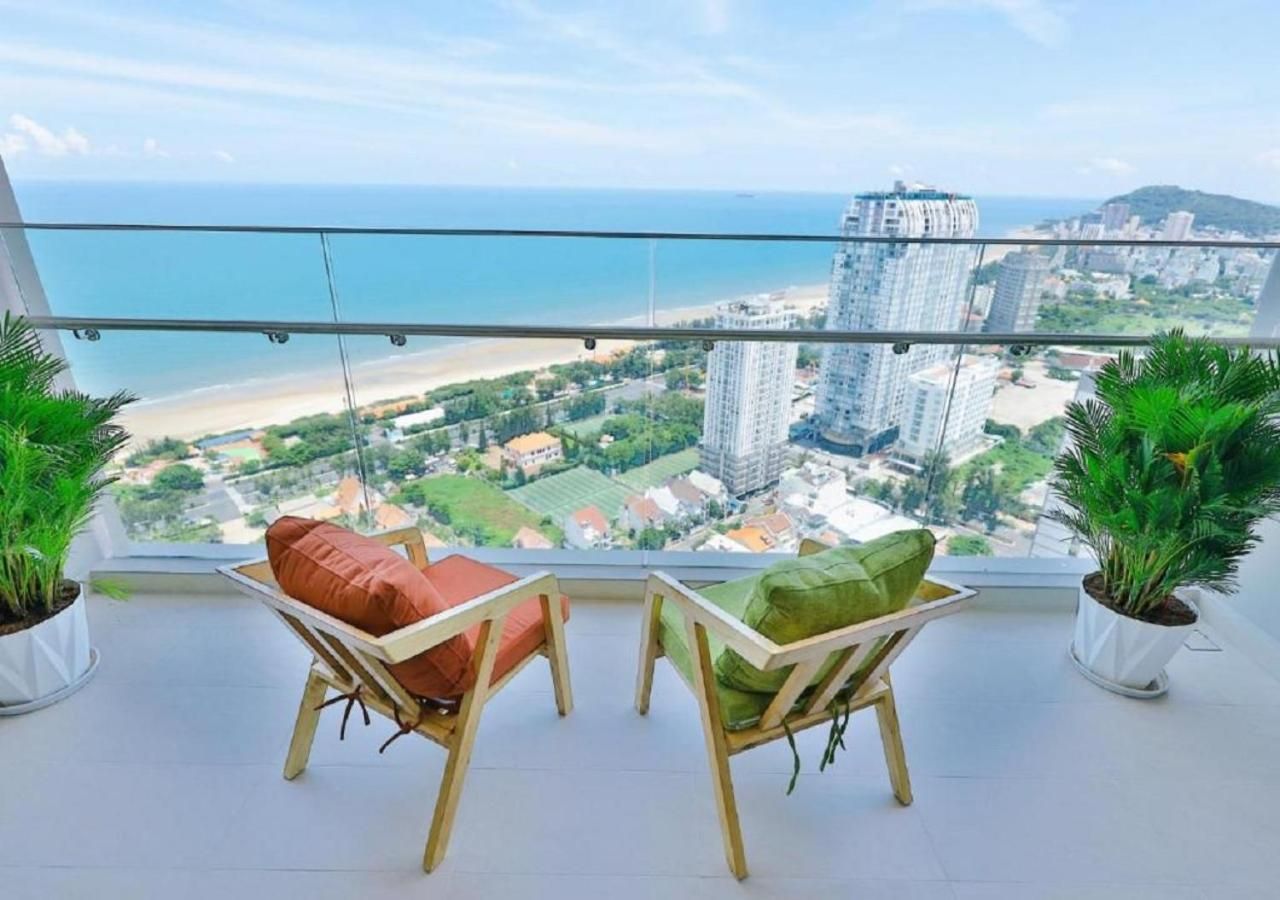 3-Bedroom Sea View Apartment