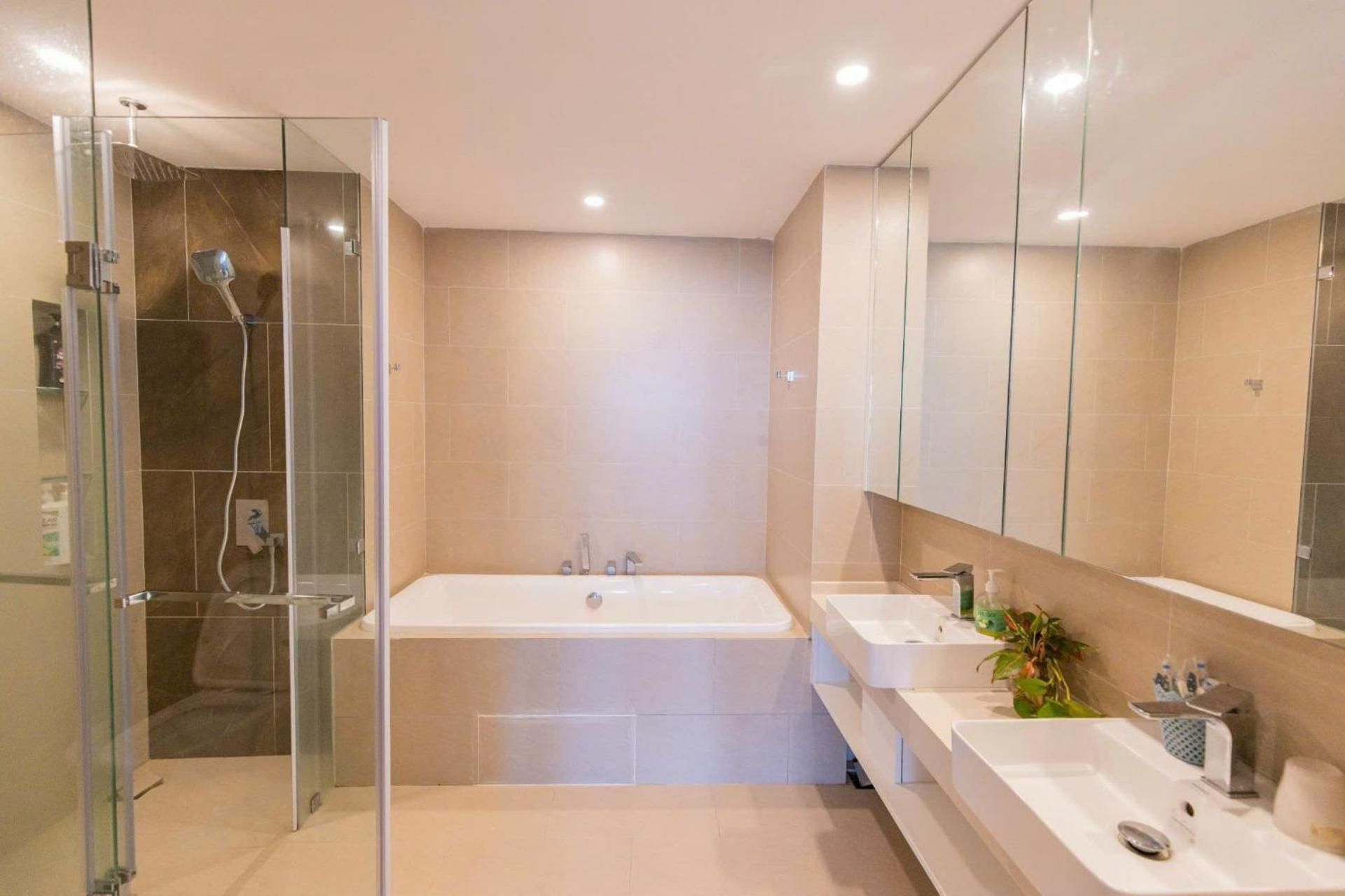 Three-Bedroom Deluxe Apartment