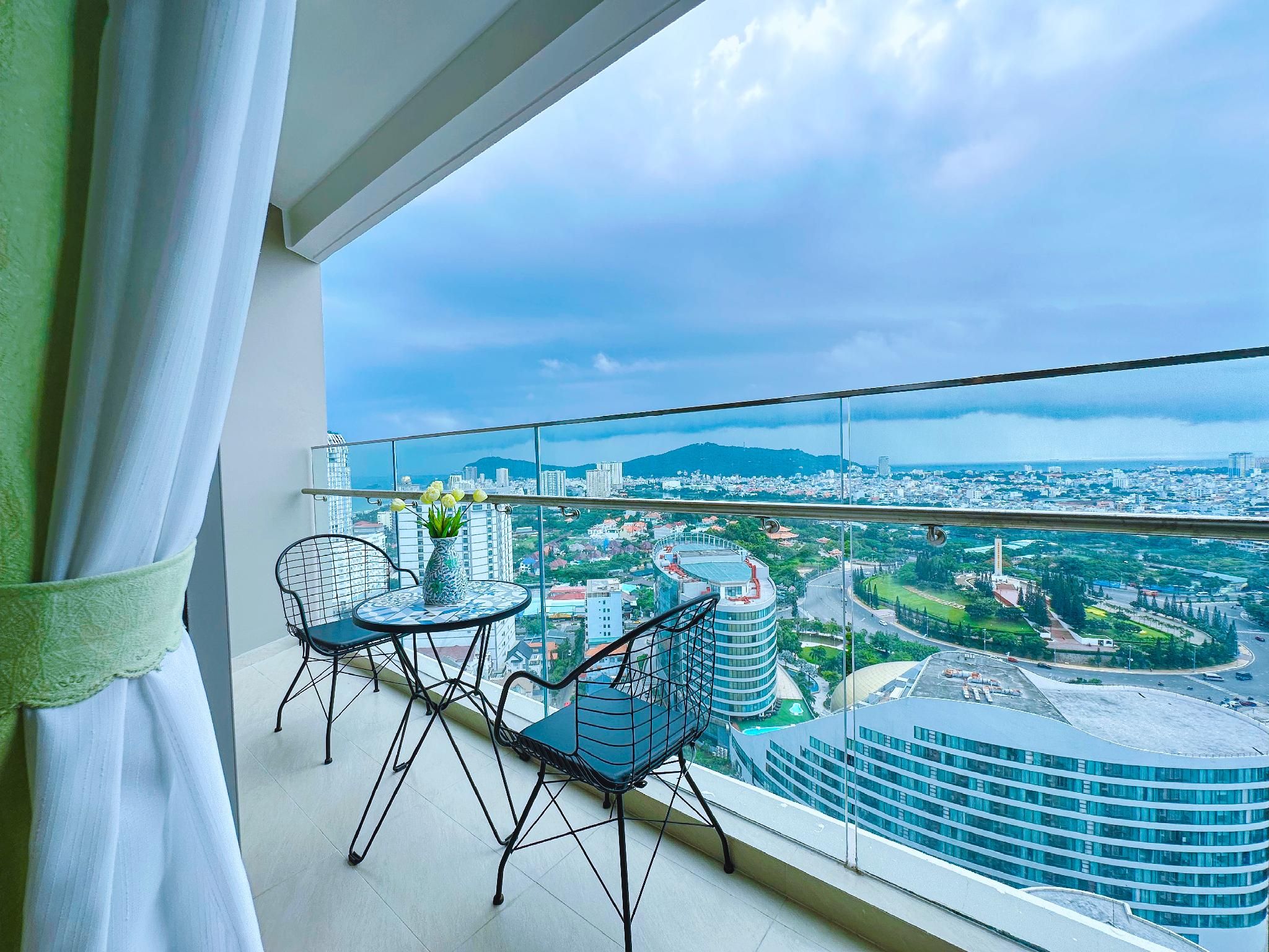 2-Bedroom Apartment with Terrace