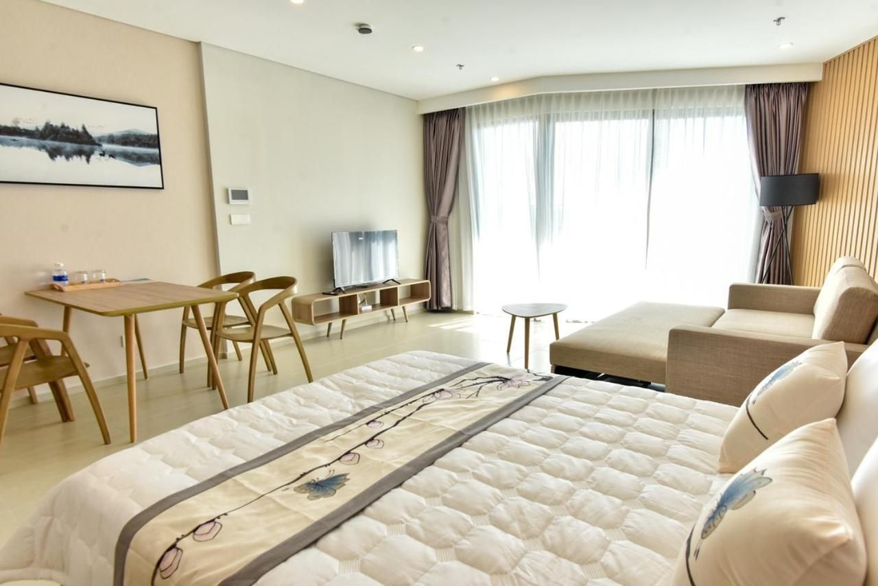 1-Bedroom Apartment with Balcony
