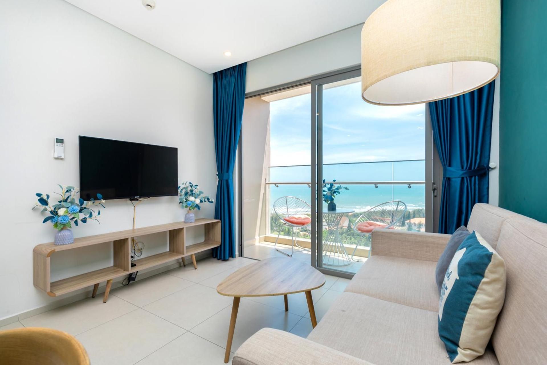 3-Bedroom Sea View Apartment
