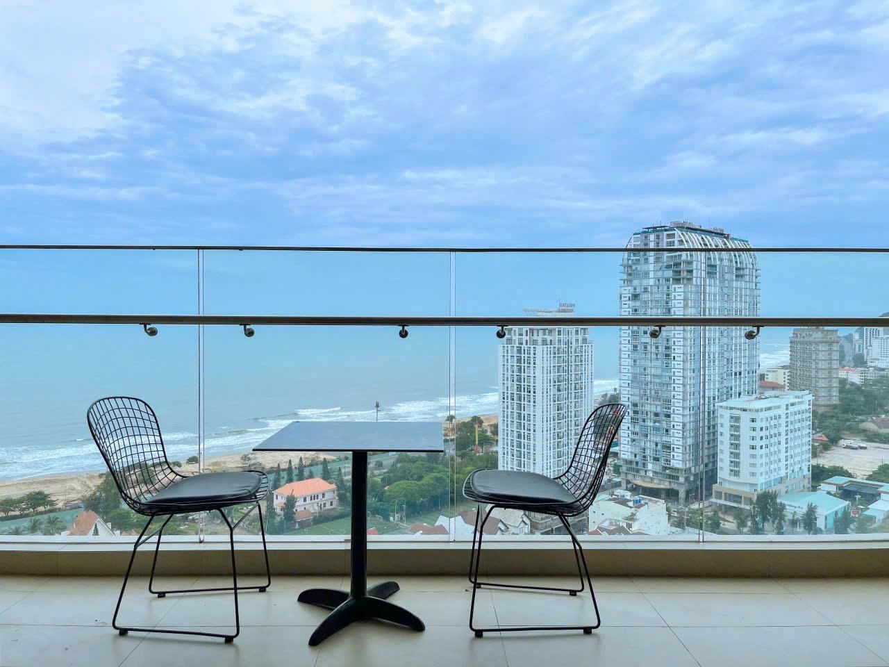 Deluxe Sea View Apartment