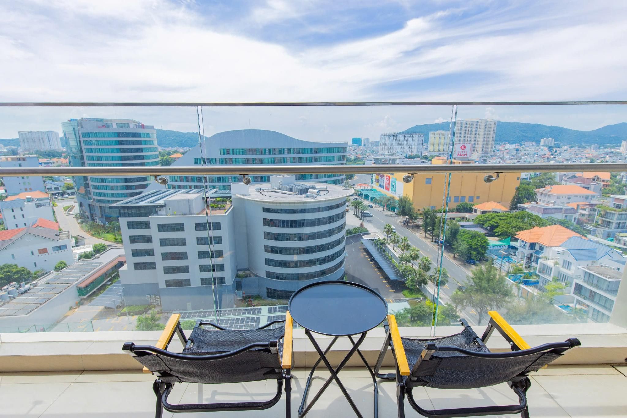 2-Bedroom Apartment with Balcony