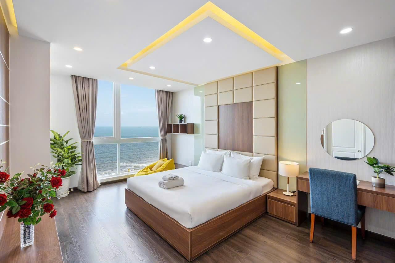 3-Bedroom Sea View Apartment