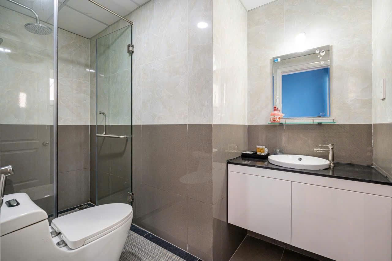 3-Bedroom Sea View Apartment