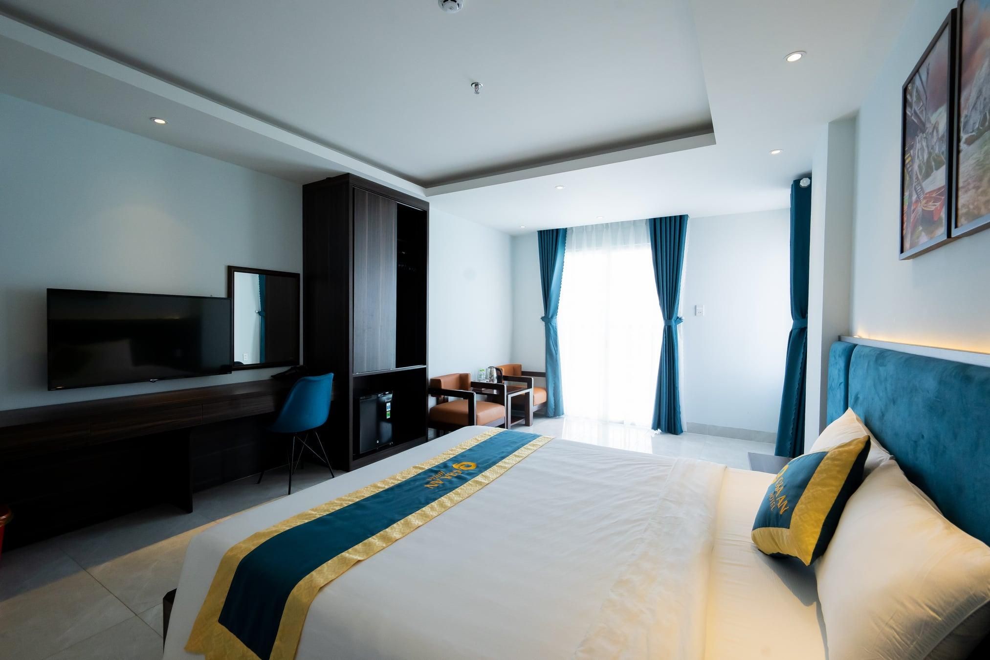 Deluxe Double with Bathtub