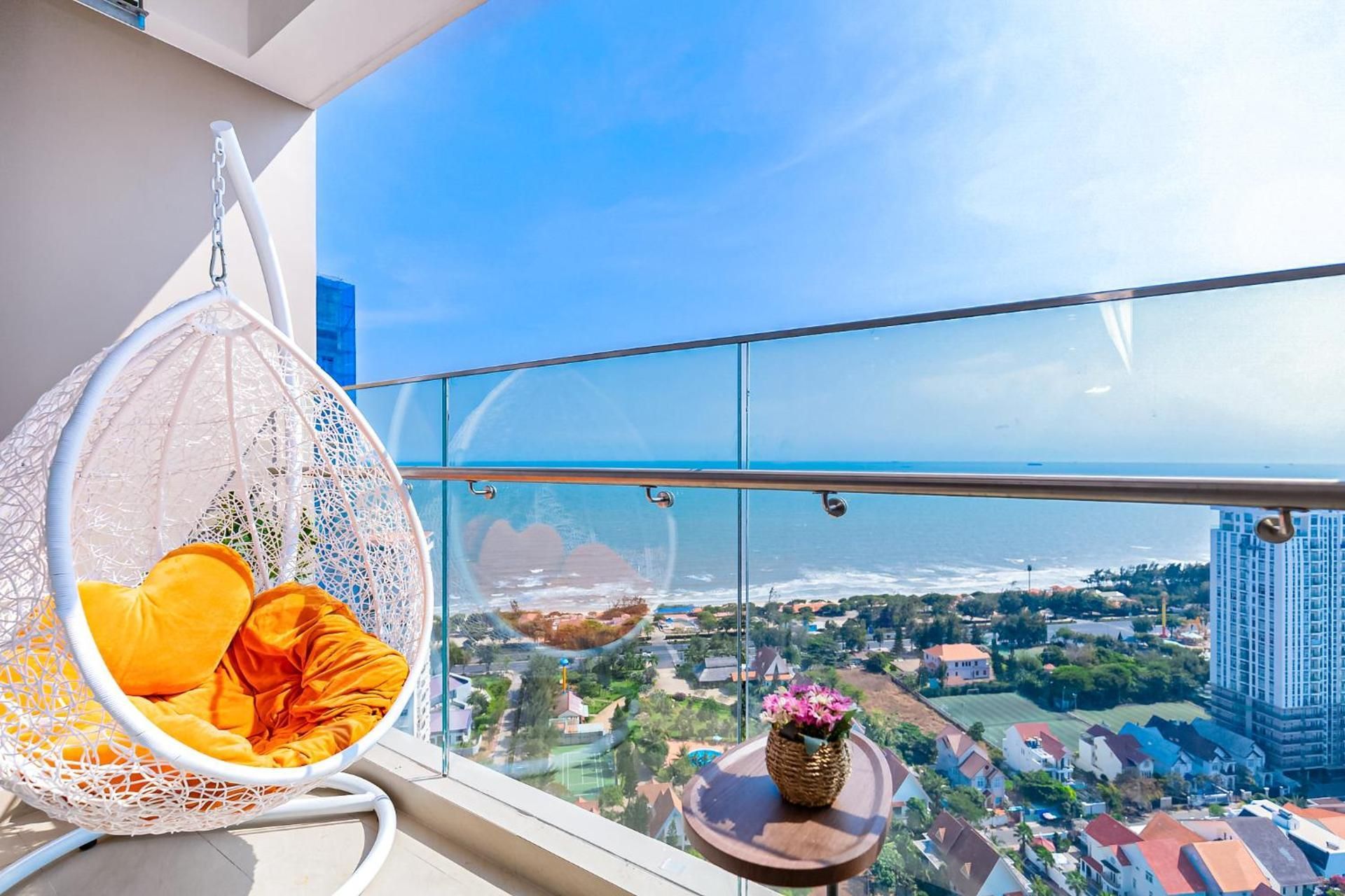 Three-Bedroom Apartment with Sea View