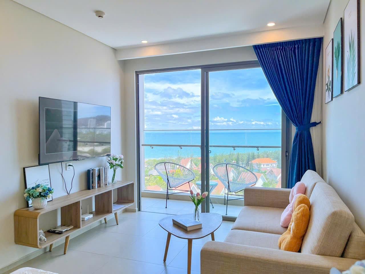 3-Bedroom Sea View Apartment