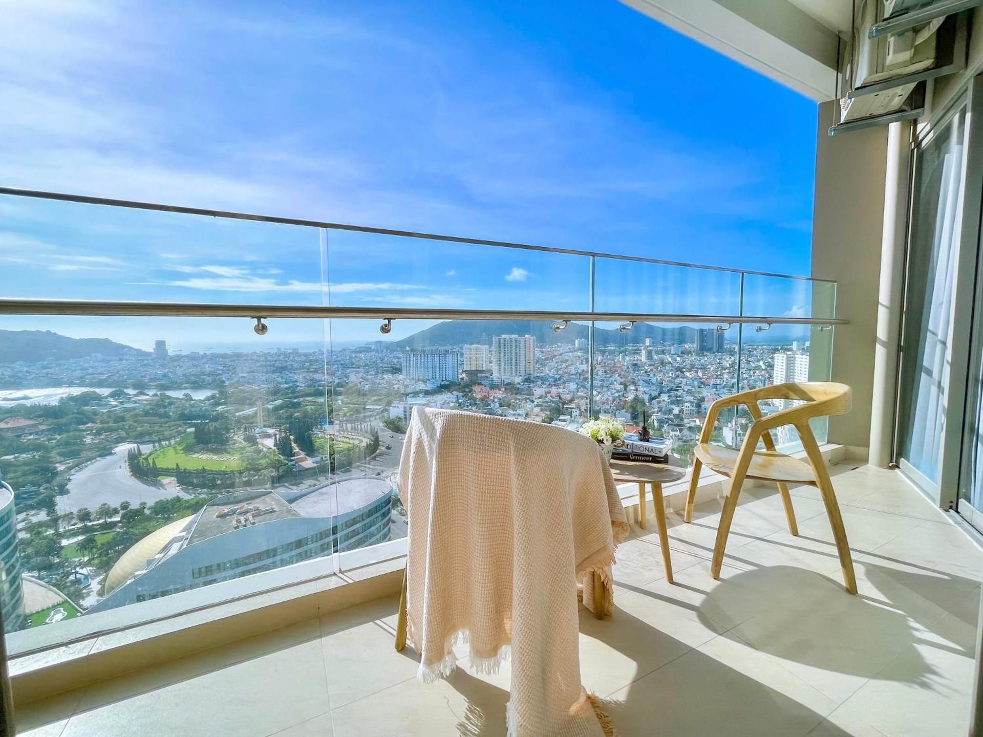 Two-Bedroom Apartment with City View