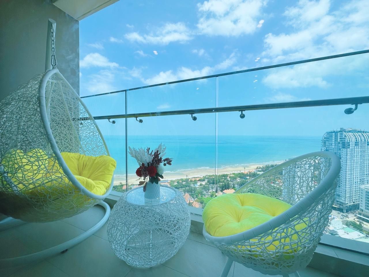 3-Bedroom Sea View Apartment
