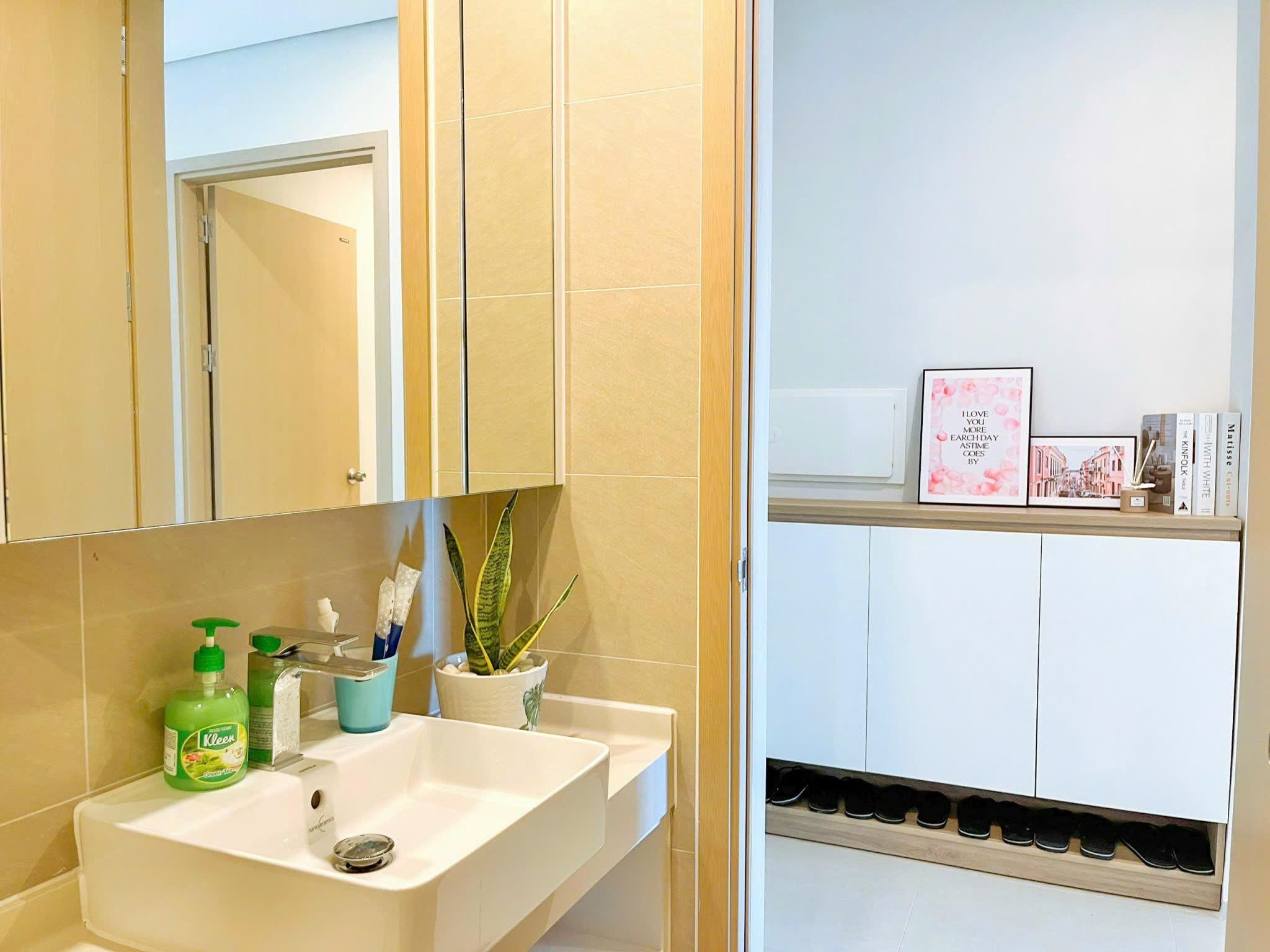 3-Bedroom Sea View Apartment with Balcony