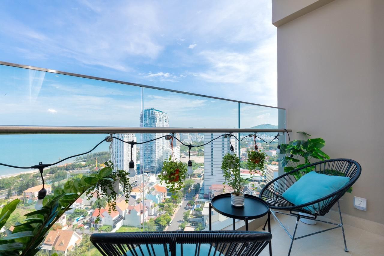 3-Bedroom Sea View Apartment