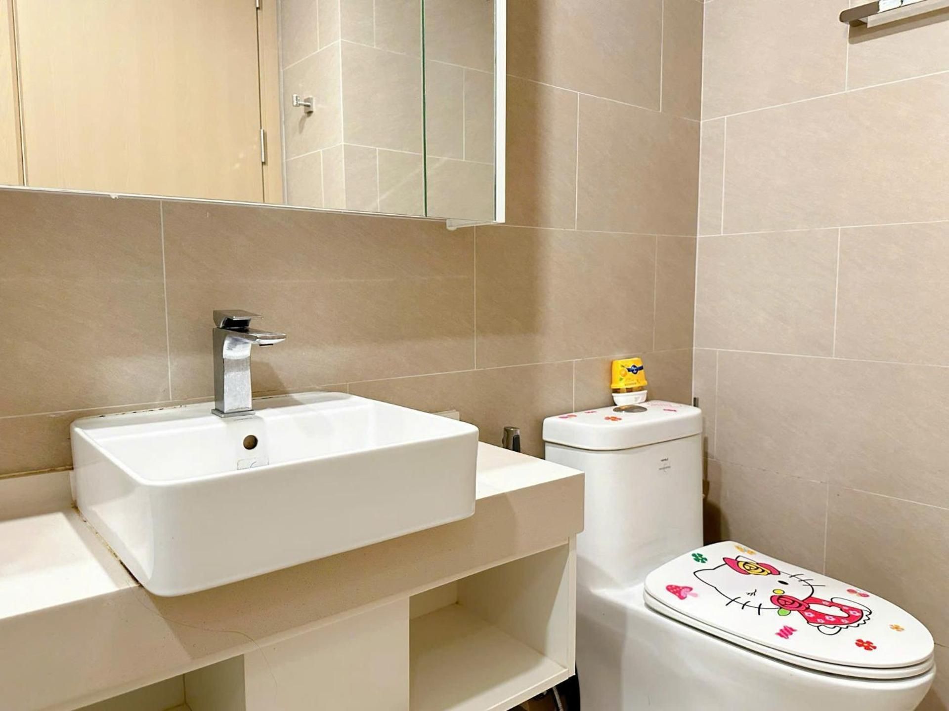 Superior One-Bedroom Apartment