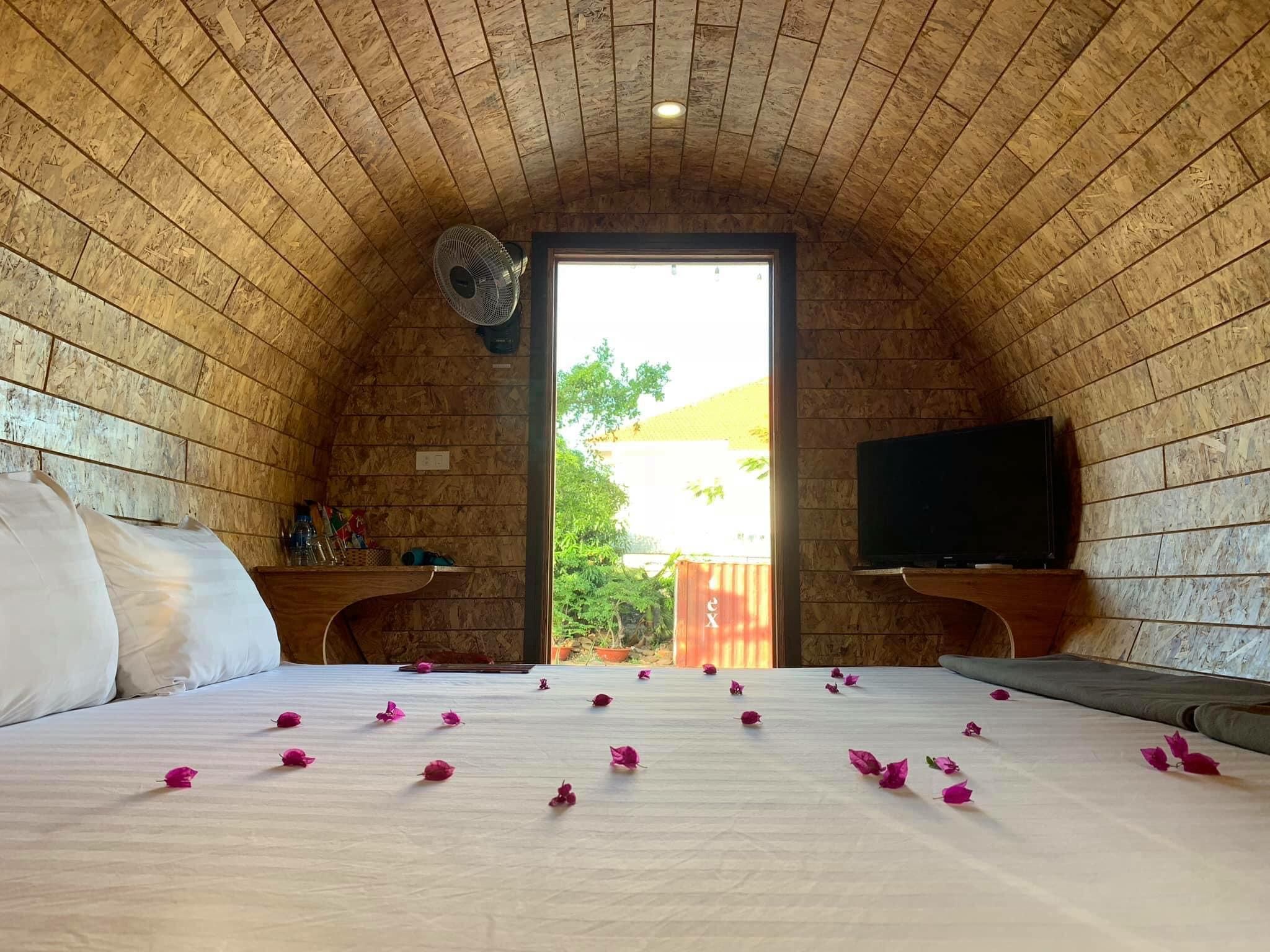 Inner Circle, Guest room, 1 Queen