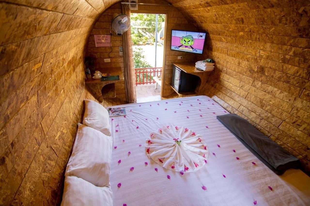 Inner Circle, Guest room, 1 Queen