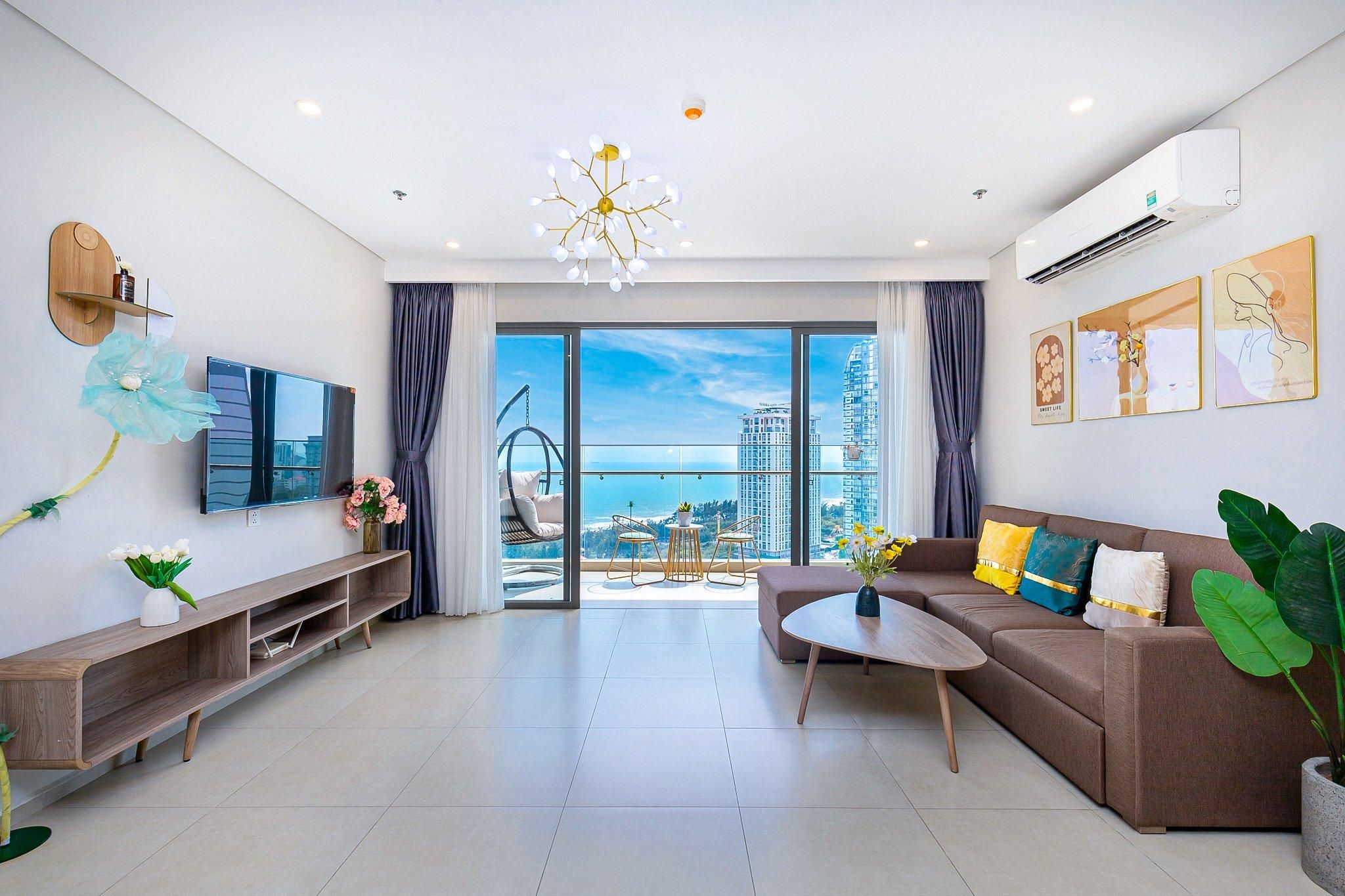 3-Bedroom Sea View Apartment