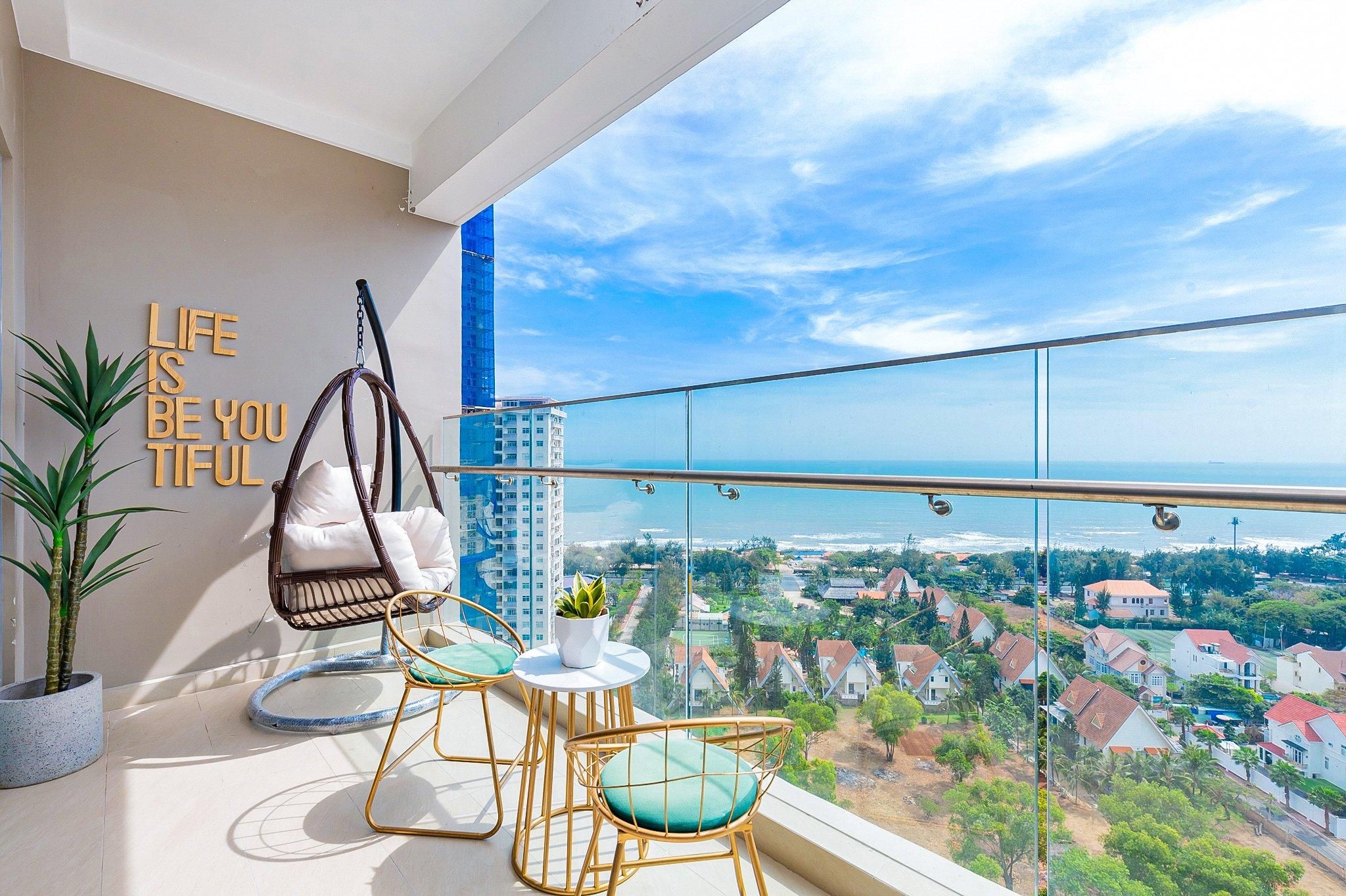 3-Bedroom Sea View Apartment