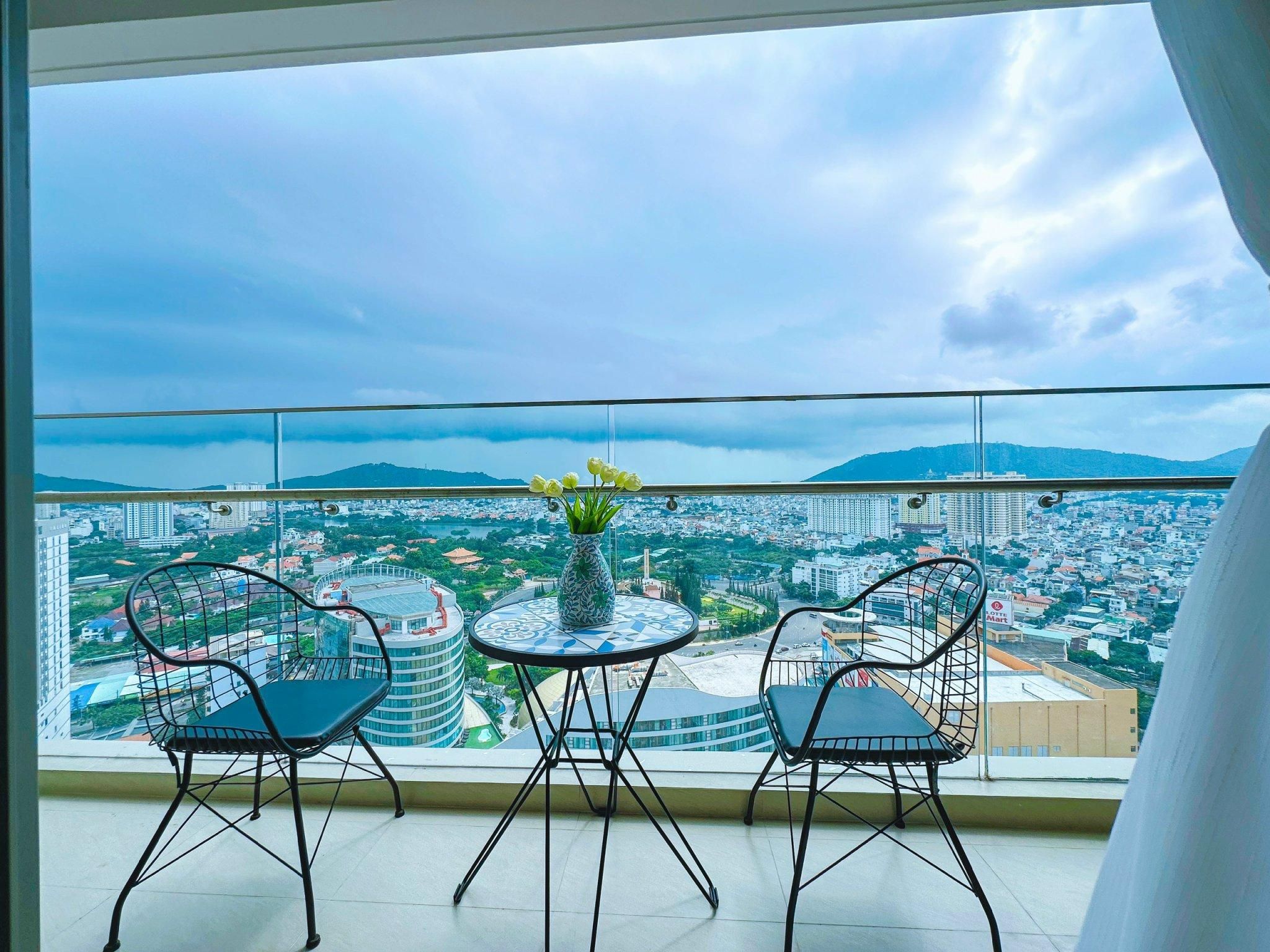 Luxury 2-Bedroom Apartment
