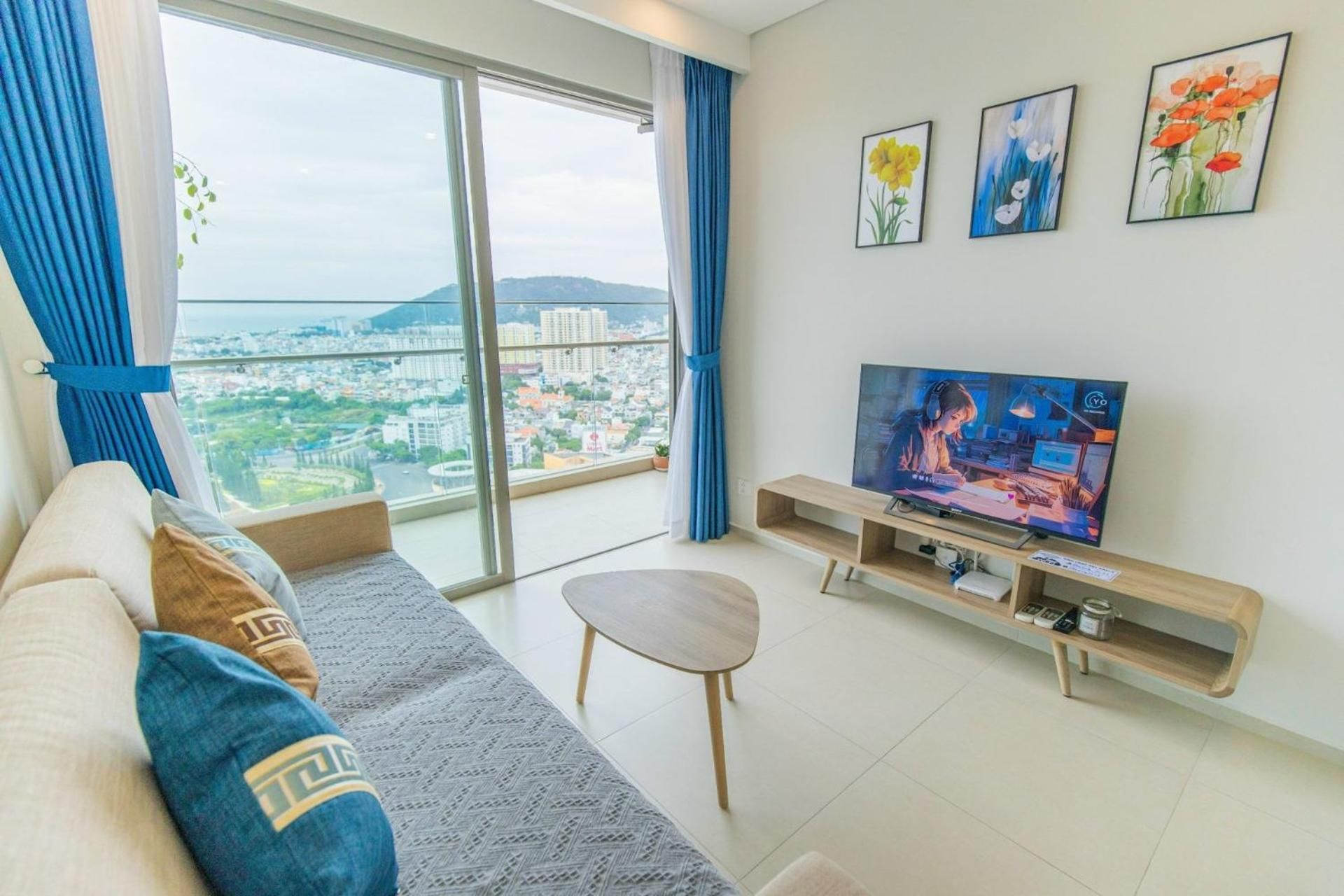 One-Bedroom Apartment with Balcony and City View