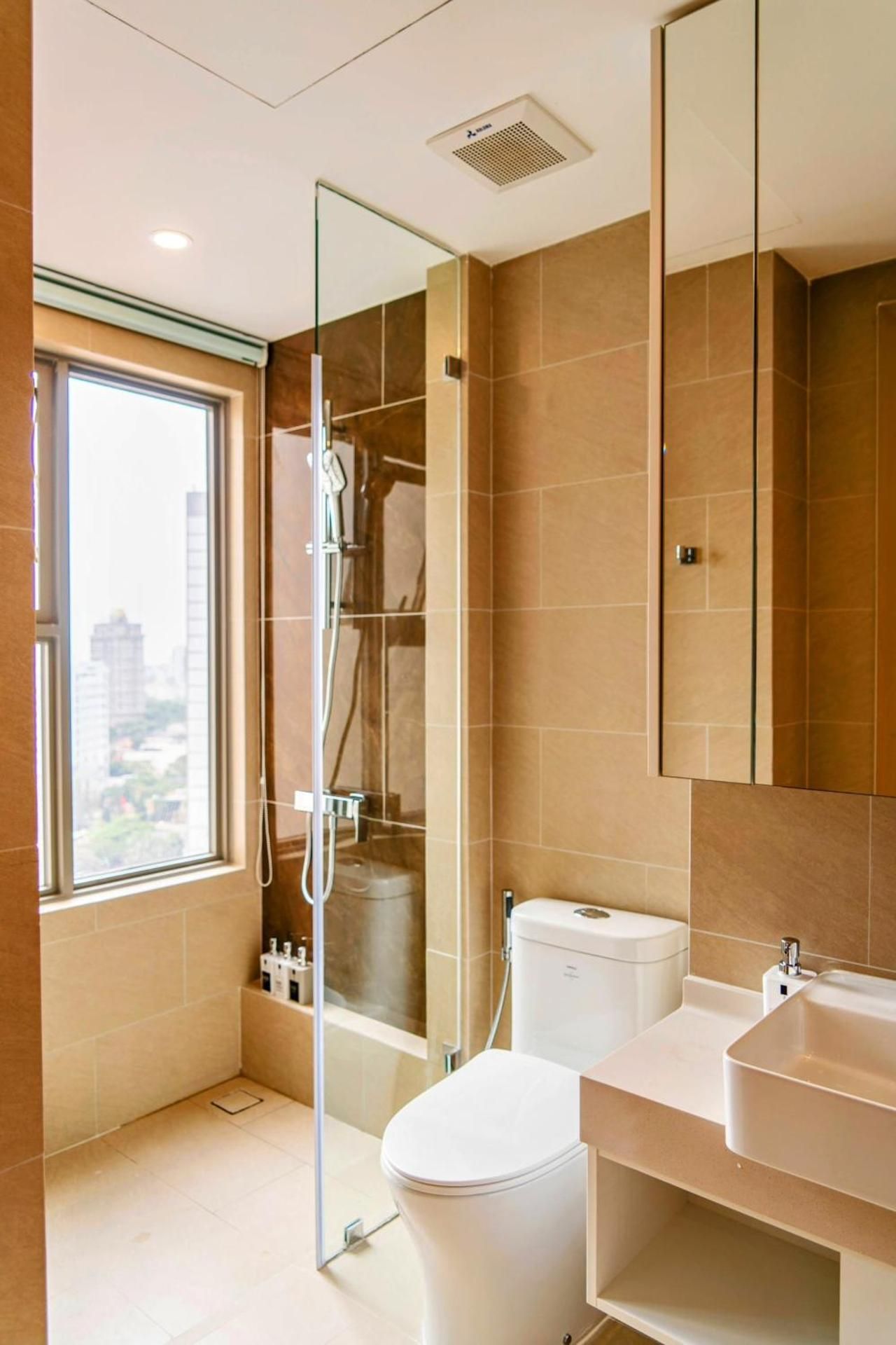 Three-Bedroom Apartment with Ocean View