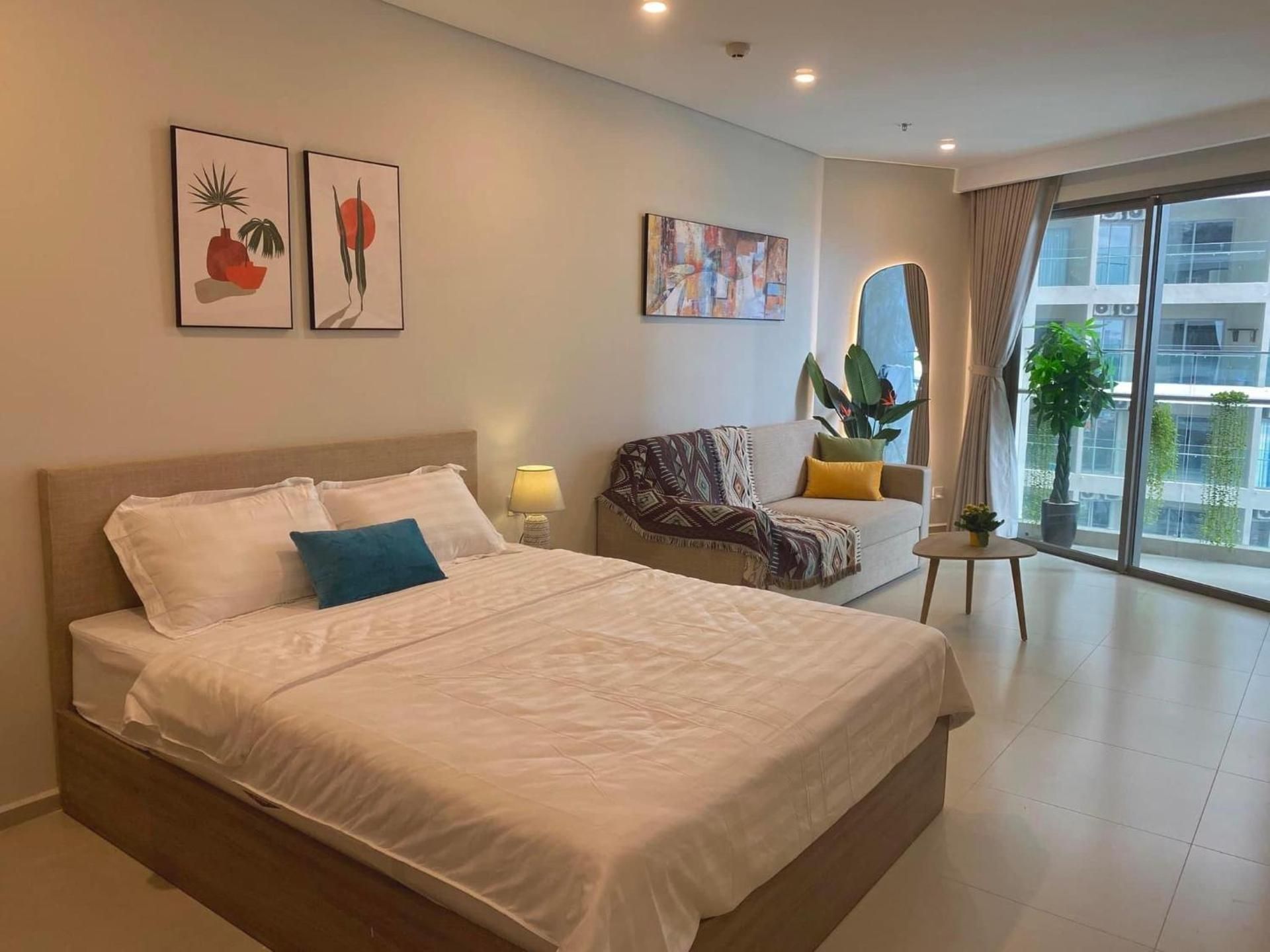 King Studio with Sofa Bed