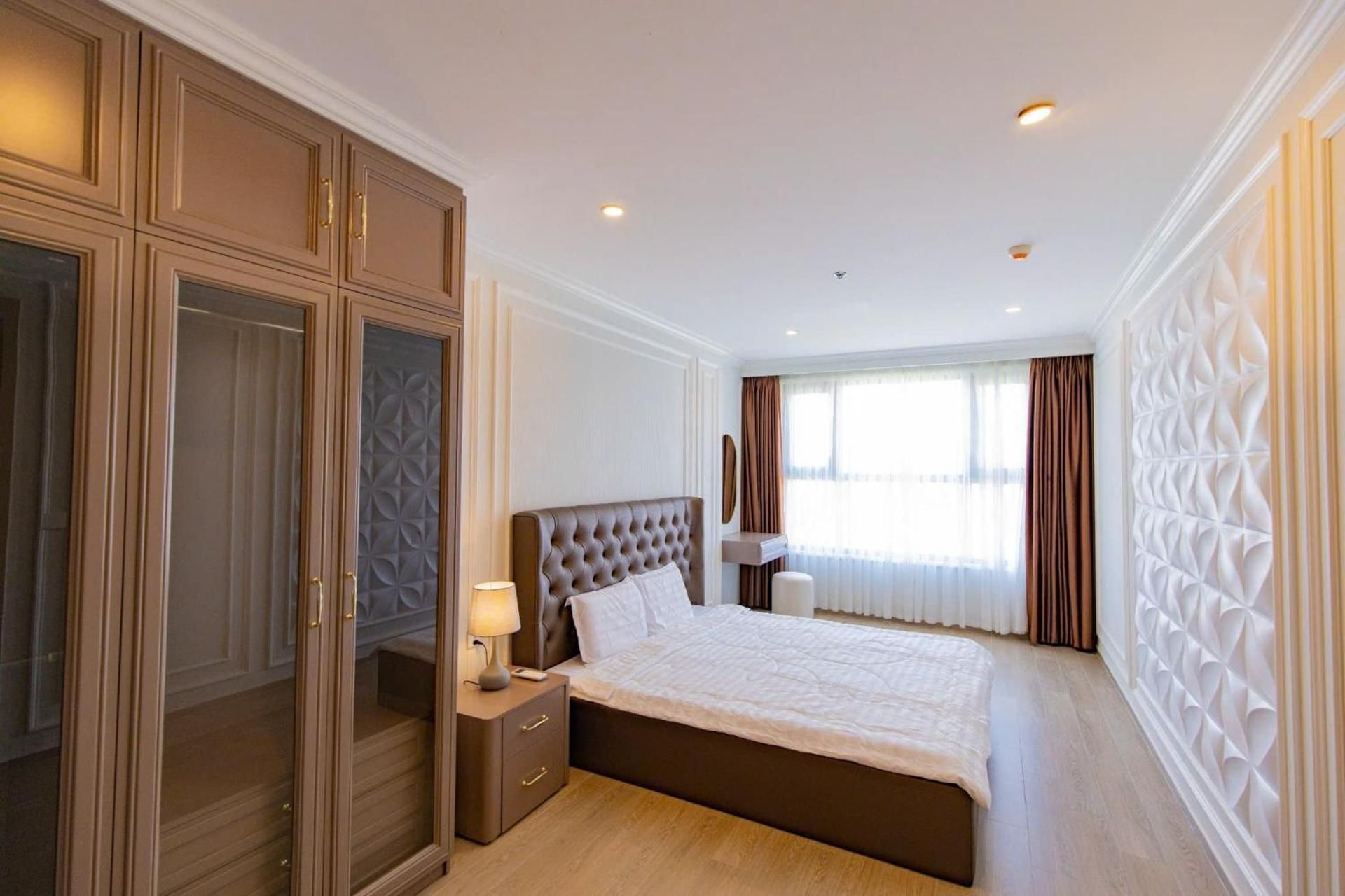 Three-Bedroom Deluxe Apartment