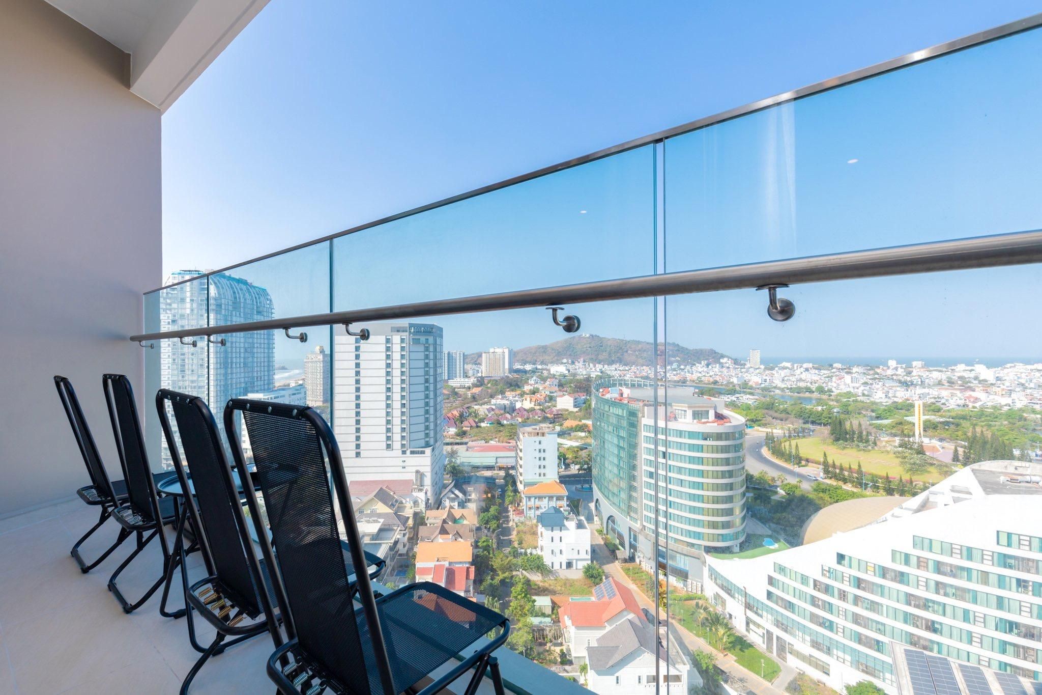 Two Bedroom Club Suite City View