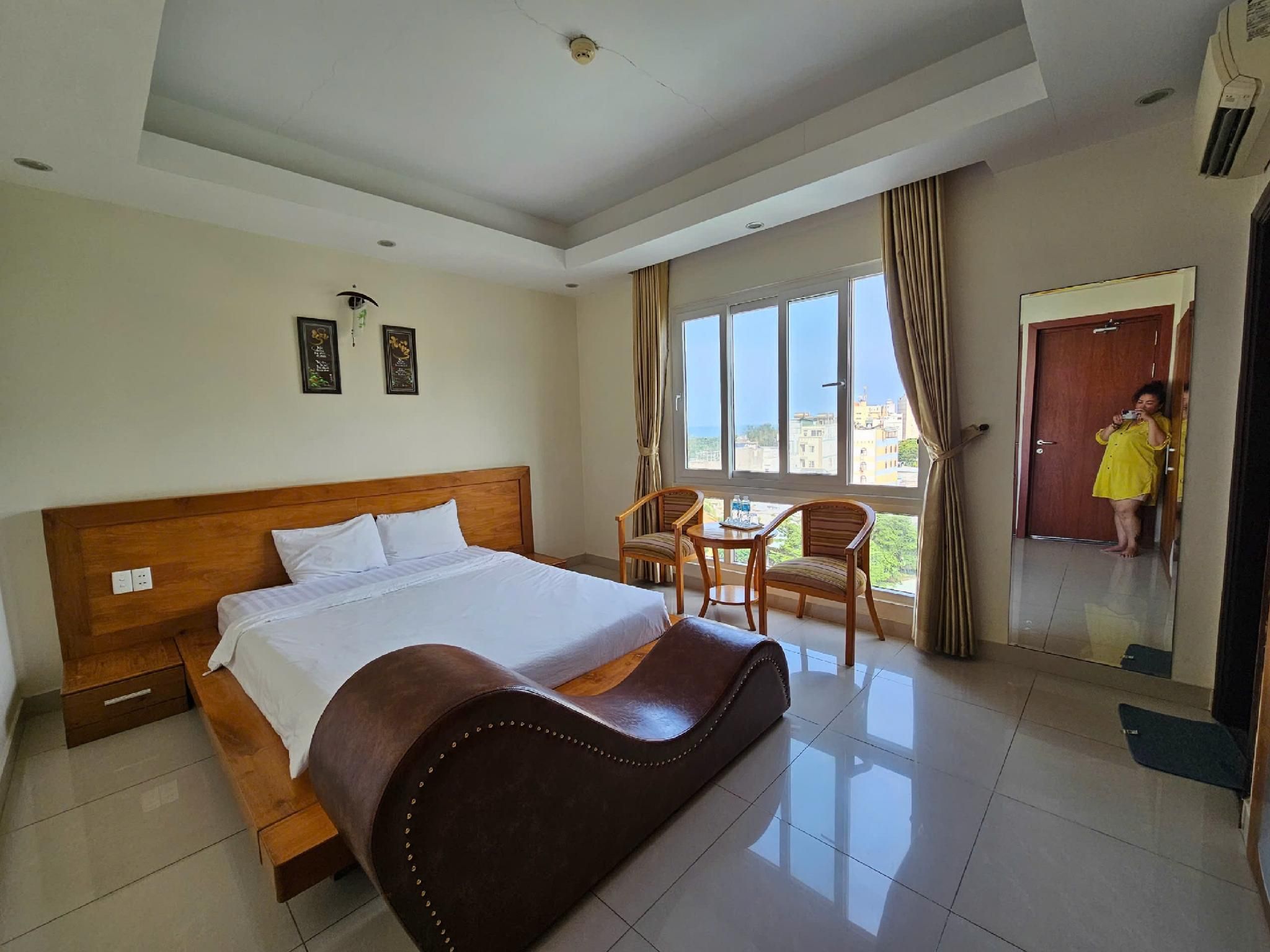 Deluxe Bathtub Seaview