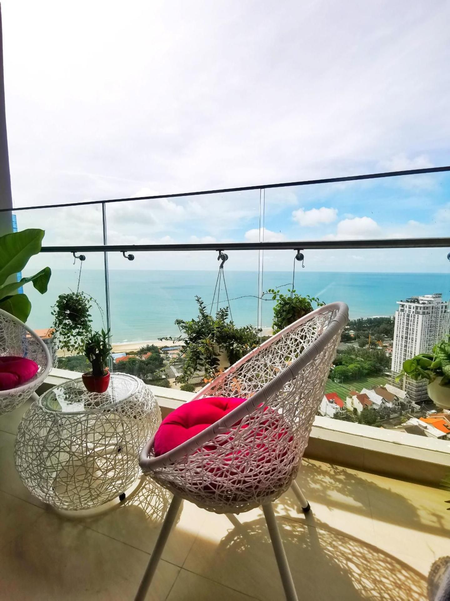 Three-Bedroom Apartment with Ocean View