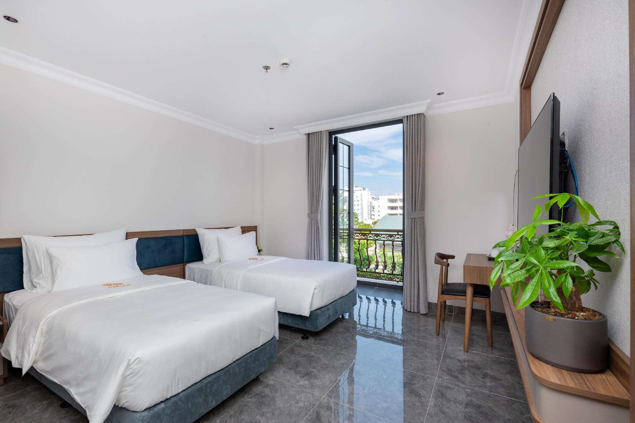 Senior Deluxe Twin Room