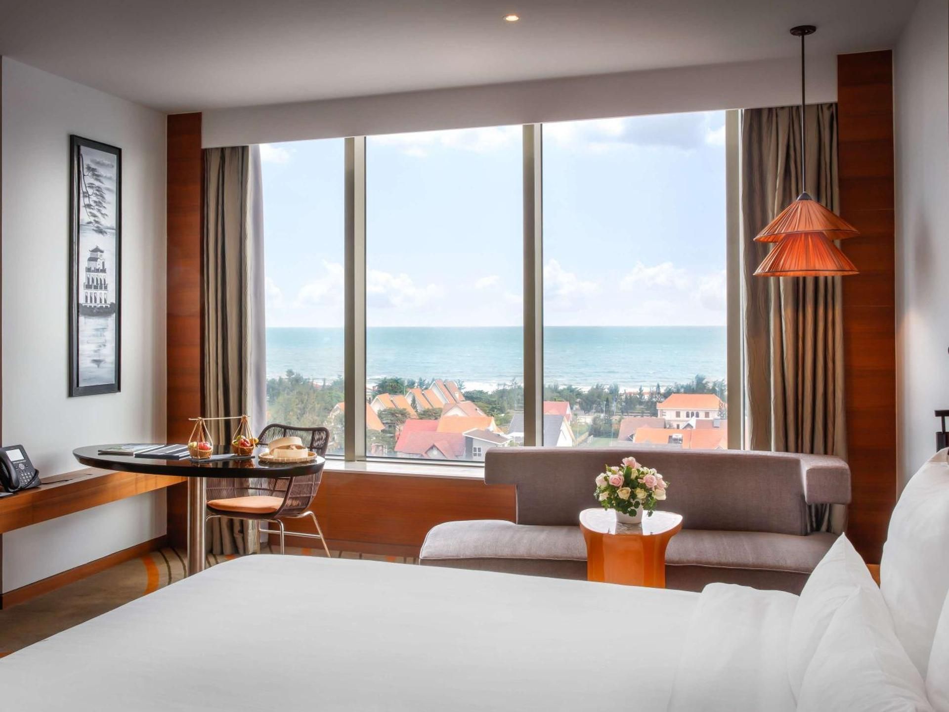 Two Bedroom Exclusive Suite with Sauna and Lounge Access